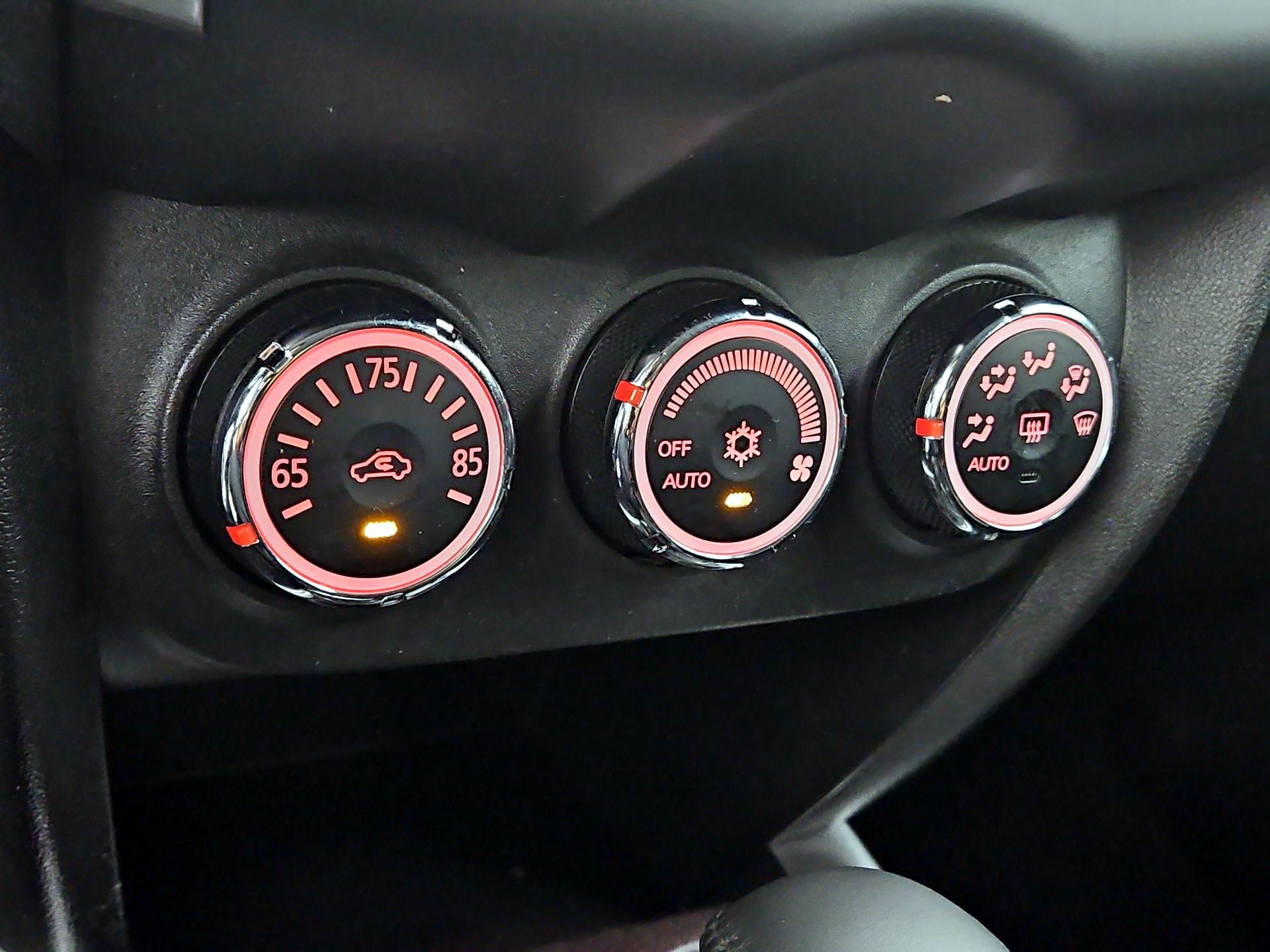 Thumbnail: 2014 Mitsubishi Outlander Sport - 16