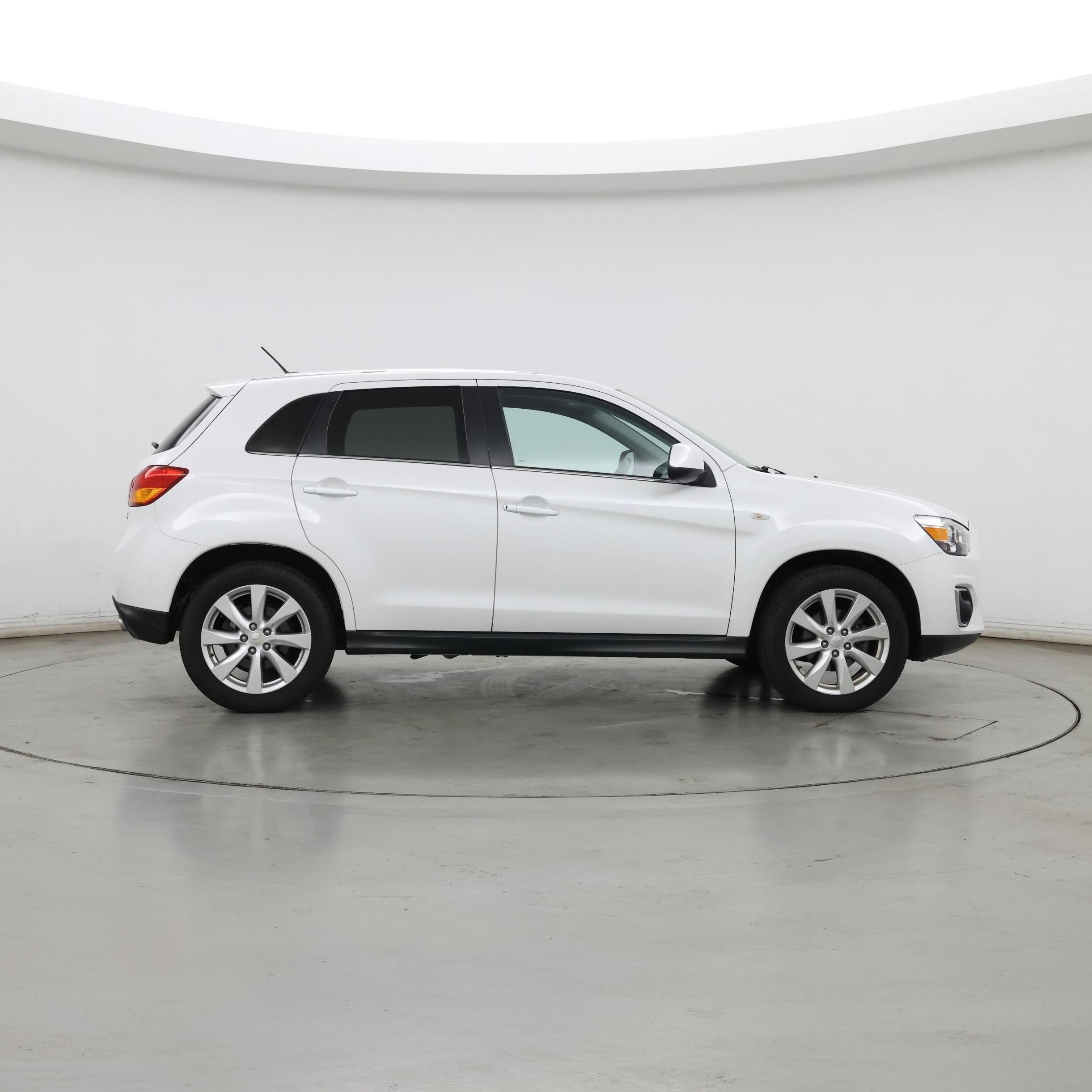 Thumbnail: 2014 Mitsubishi Outlander Sport - 7