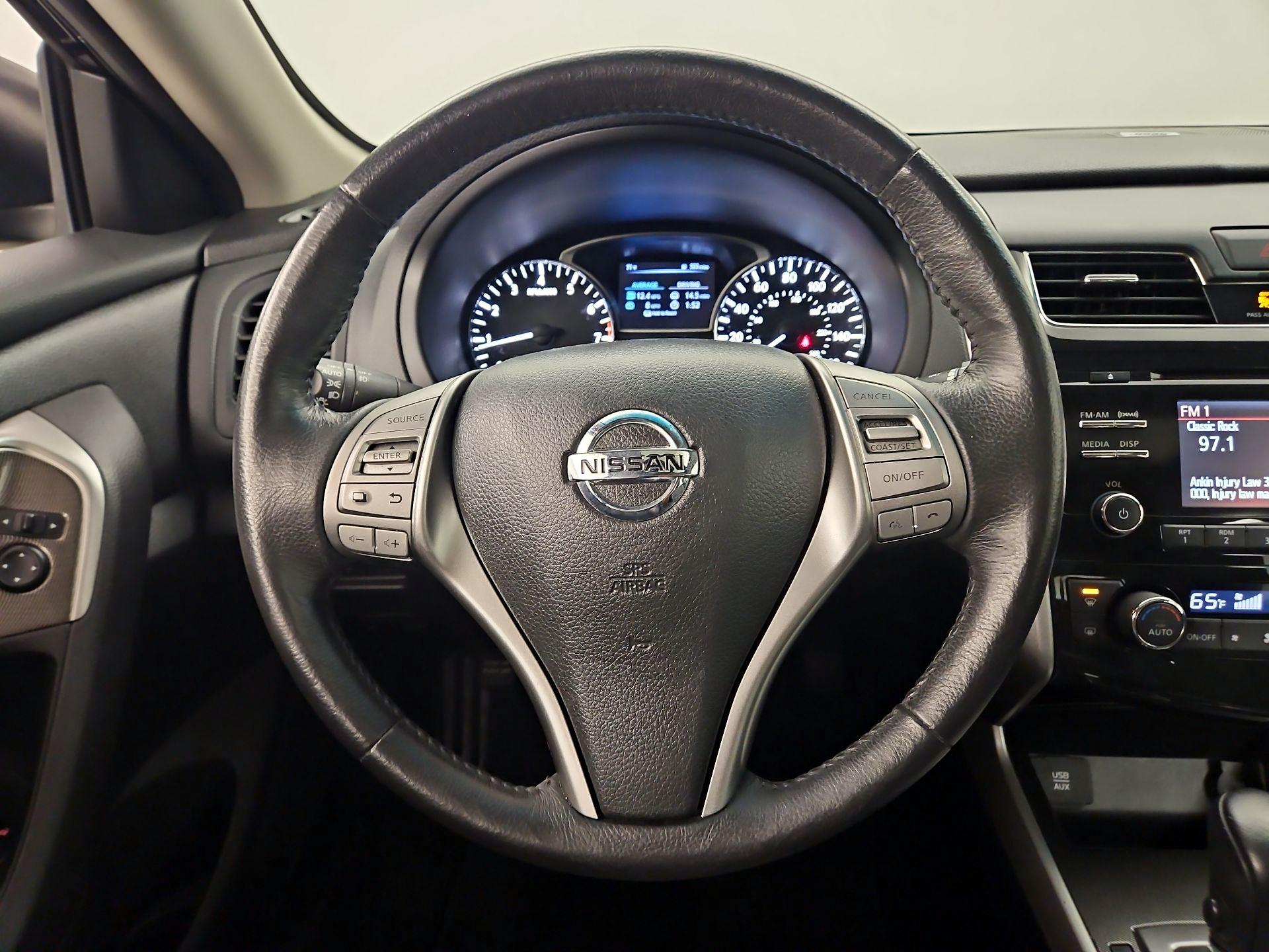 Thumbnail: 2015 Nissan Altima - 10