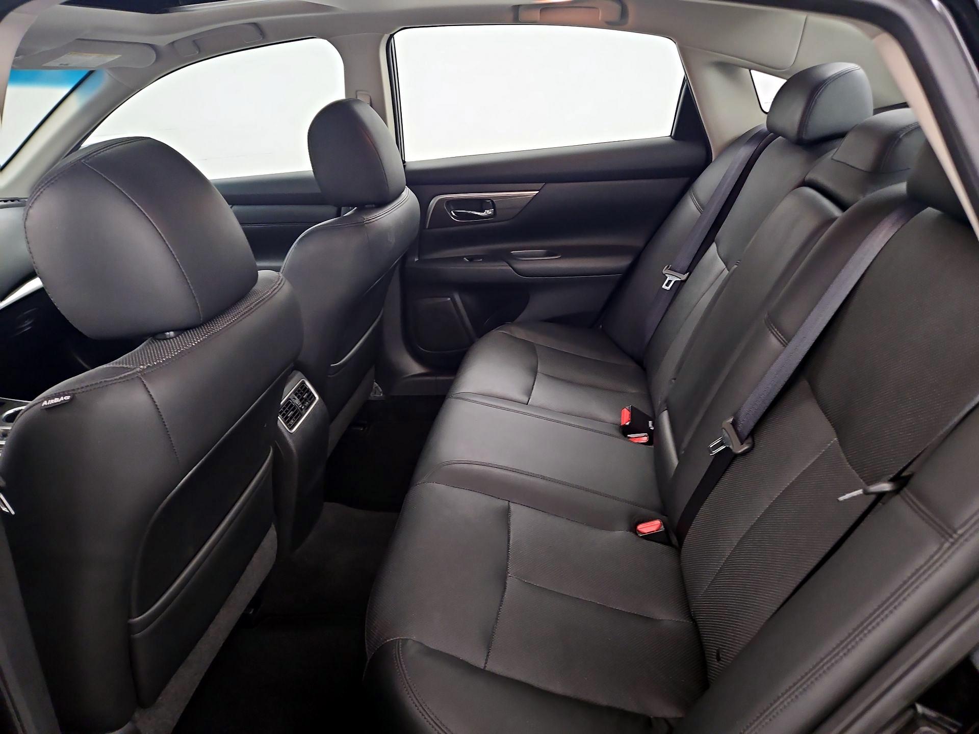 Thumbnail: 2015 Nissan Altima - 11