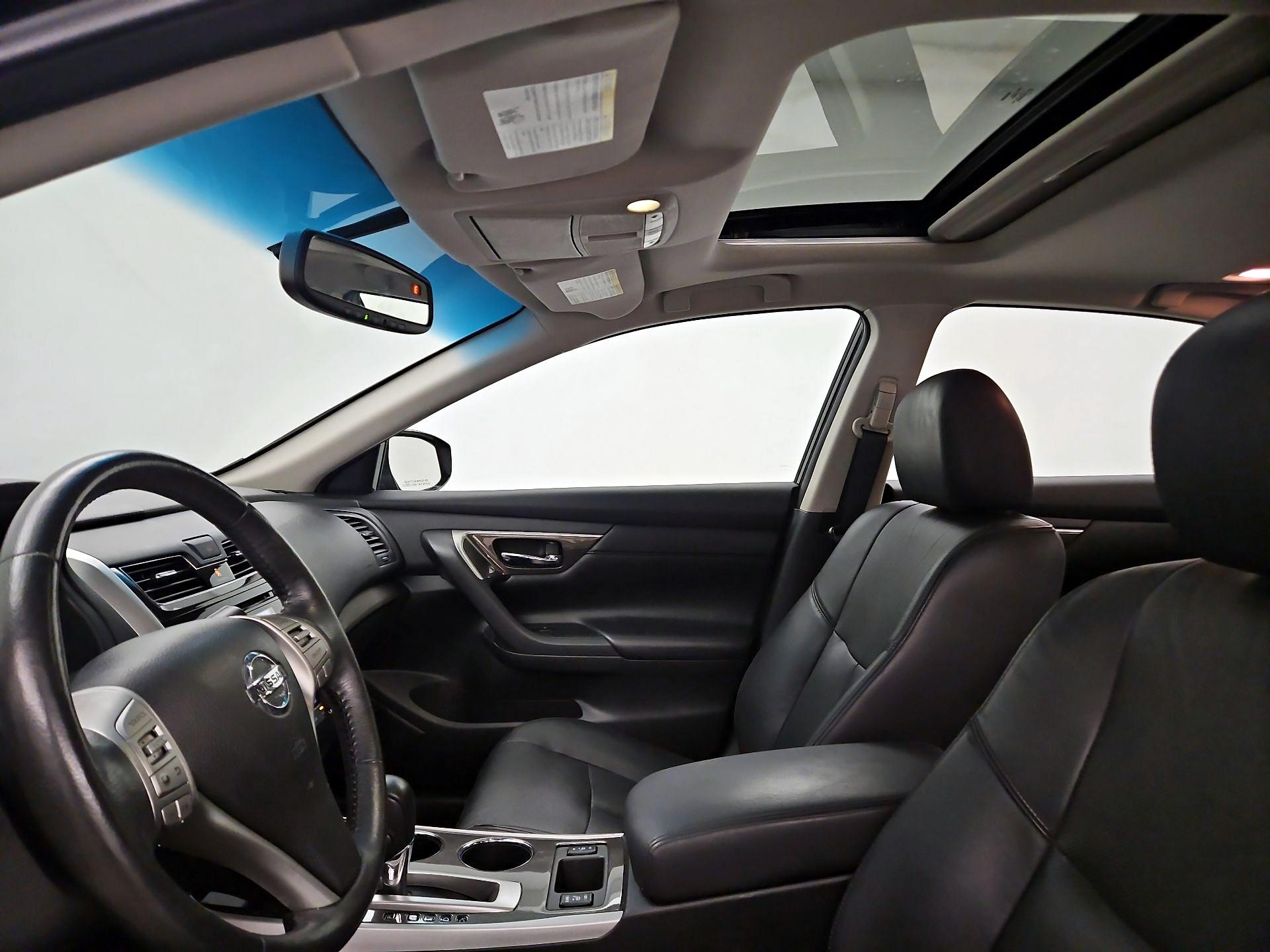 Thumbnail: 2015 Nissan Altima - 19
