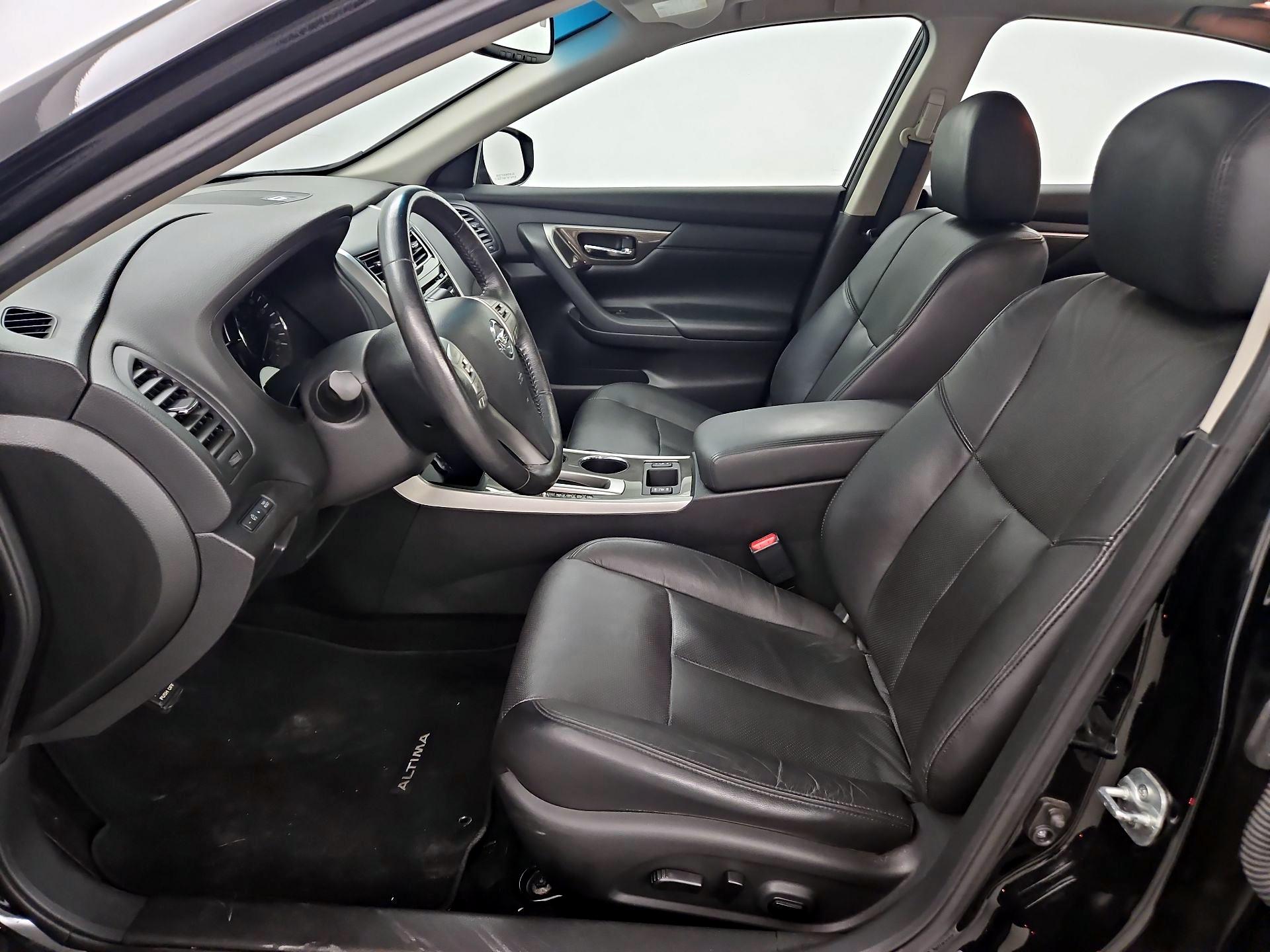 Thumbnail: 2015 Nissan Altima - 20