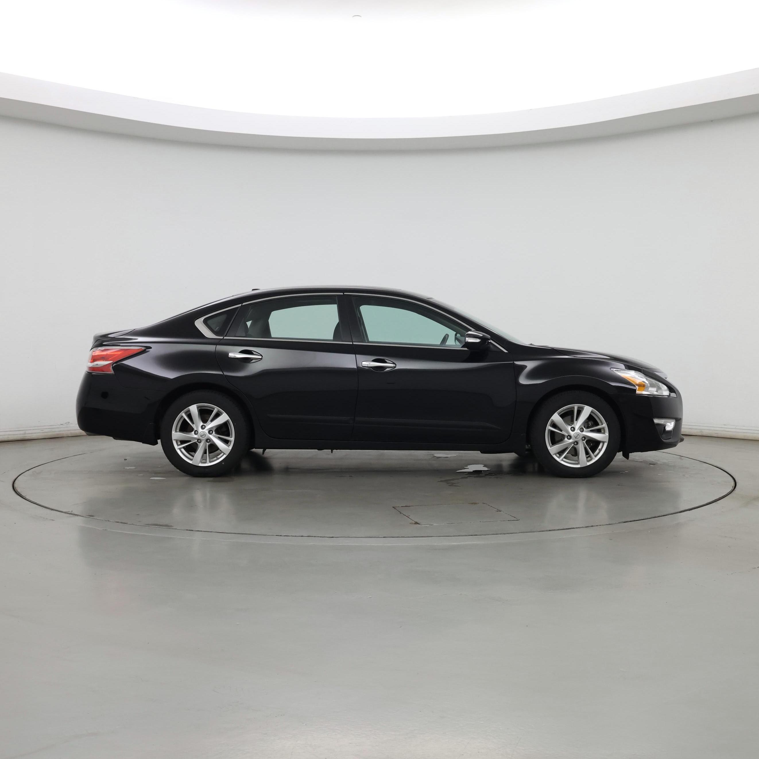 Thumbnail: 2015 Nissan Altima - 7