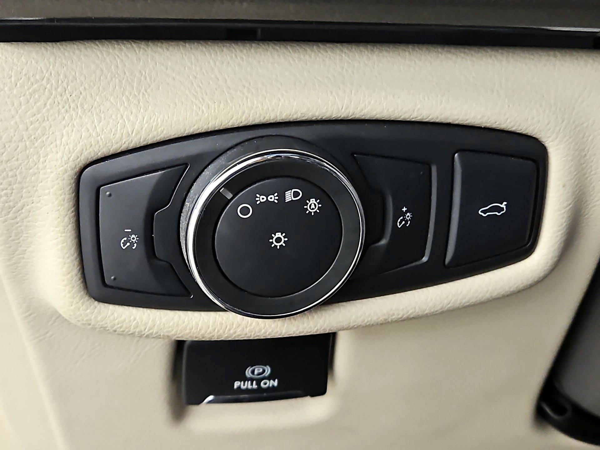 Thumbnail: 2017 Lincoln MKZ - 13