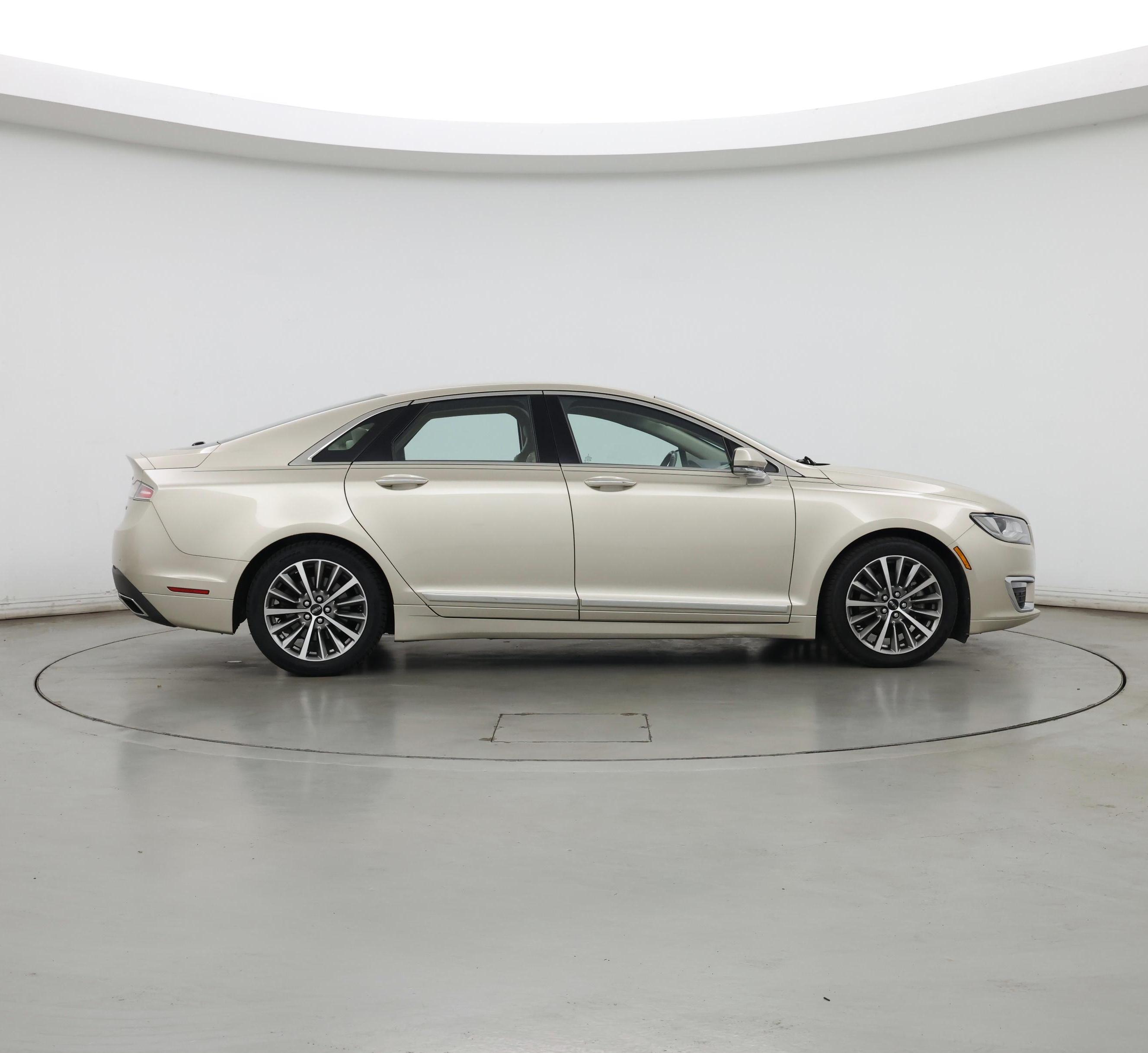 Thumbnail: 2017 Lincoln MKZ - 7