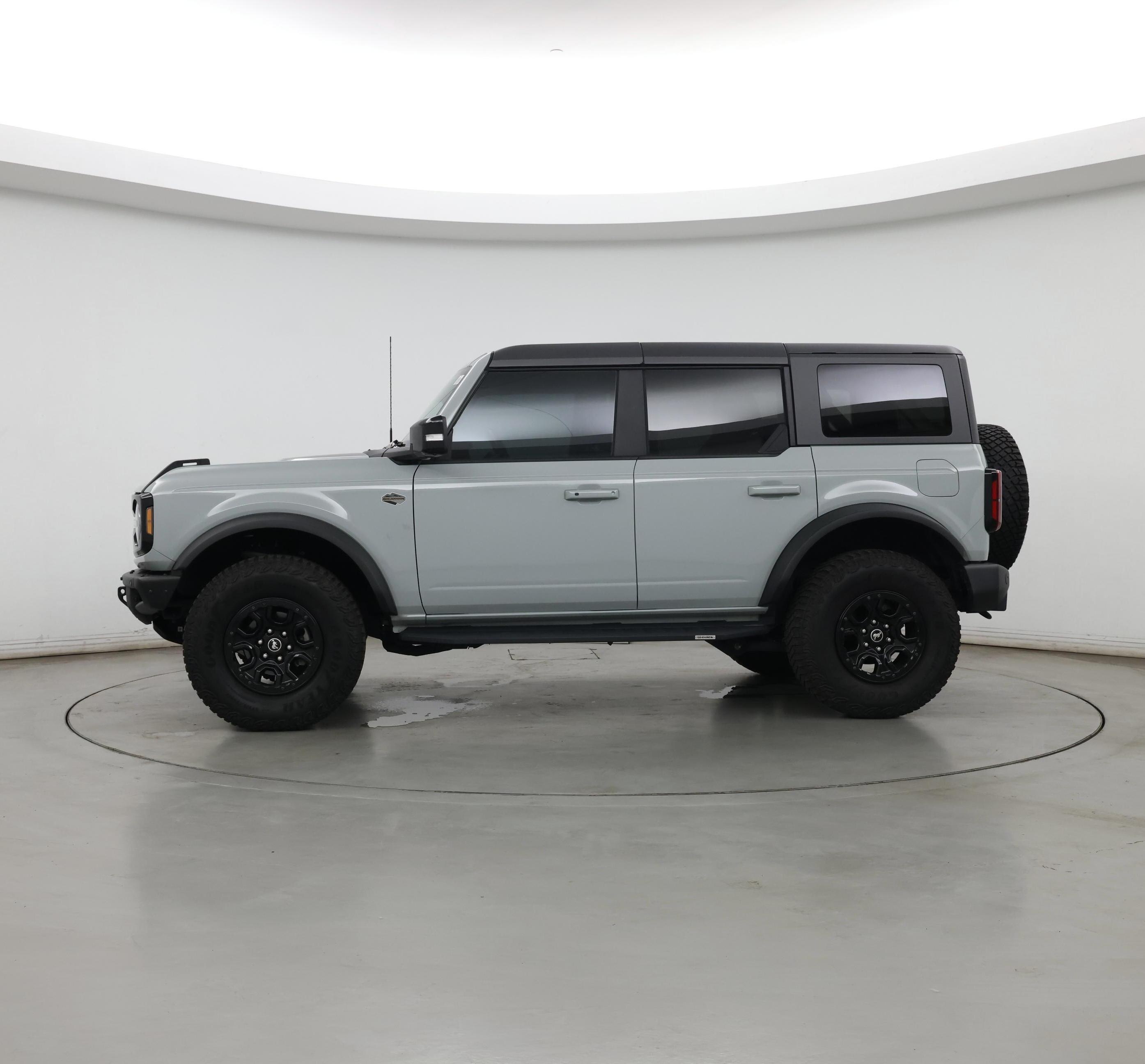 Thumbnail: 2021 Ford Bronco - 3