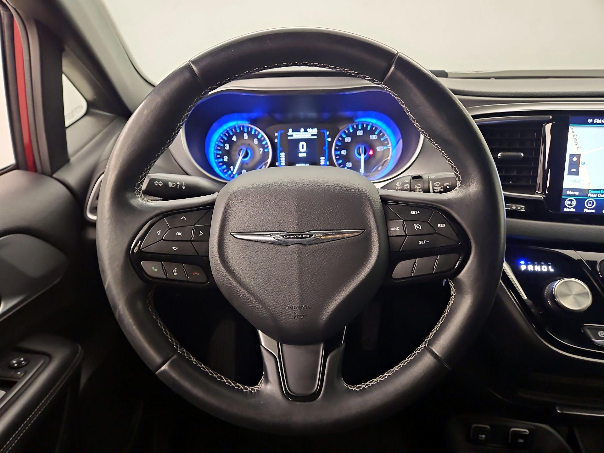 Thumbnail: 2018 Chrysler Pacifica - 10