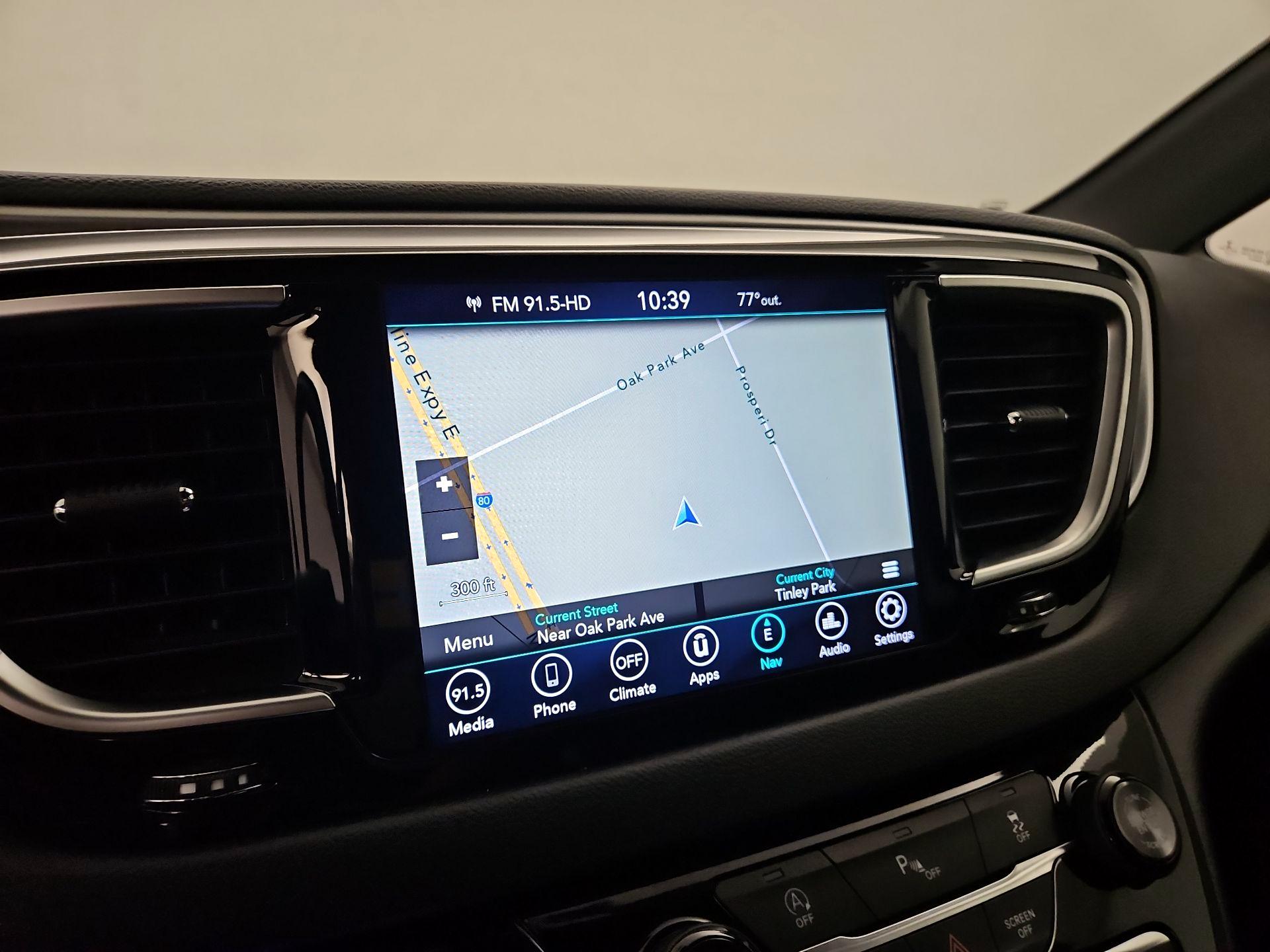 Thumbnail: 2018 Chrysler Pacifica - 14