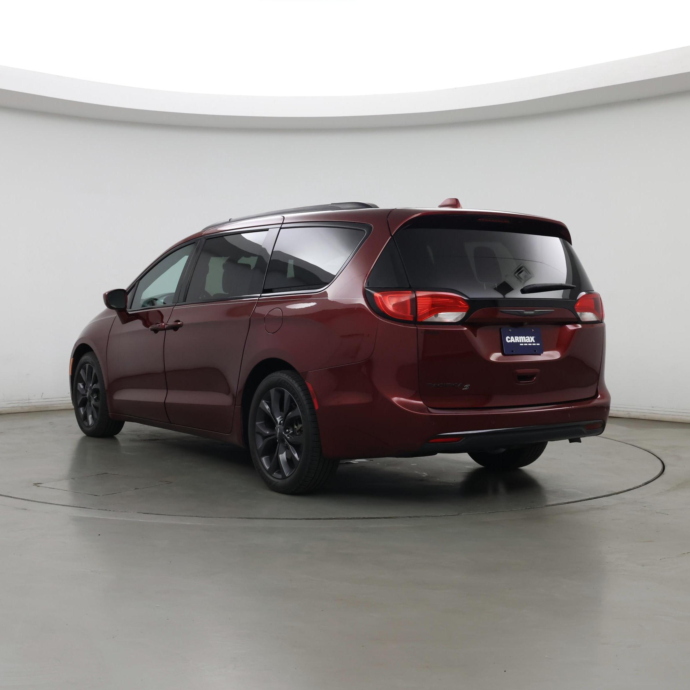 Thumbnail: 2018 Chrysler Pacifica - 2