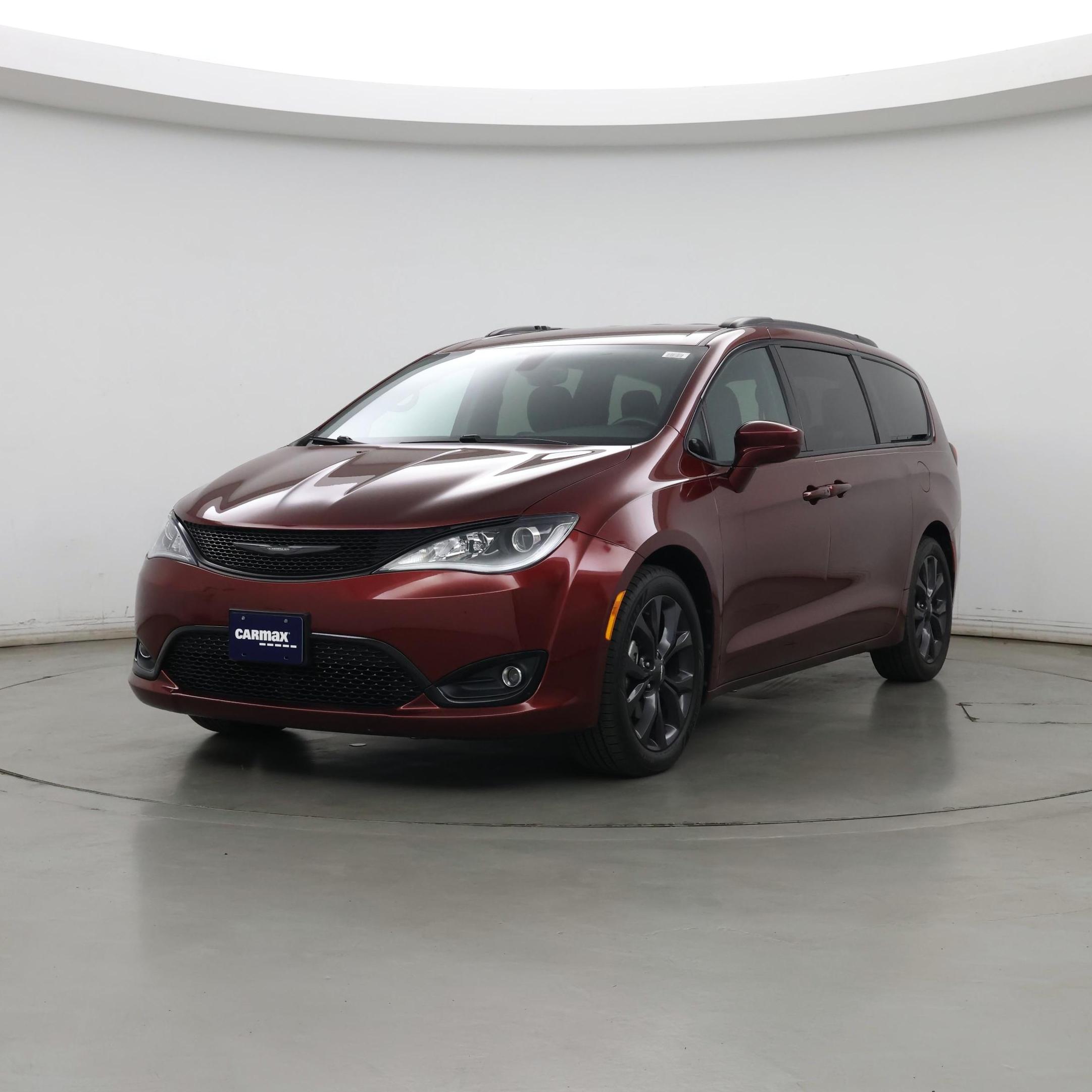 Thumbnail: 2018 Chrysler Pacifica - 4