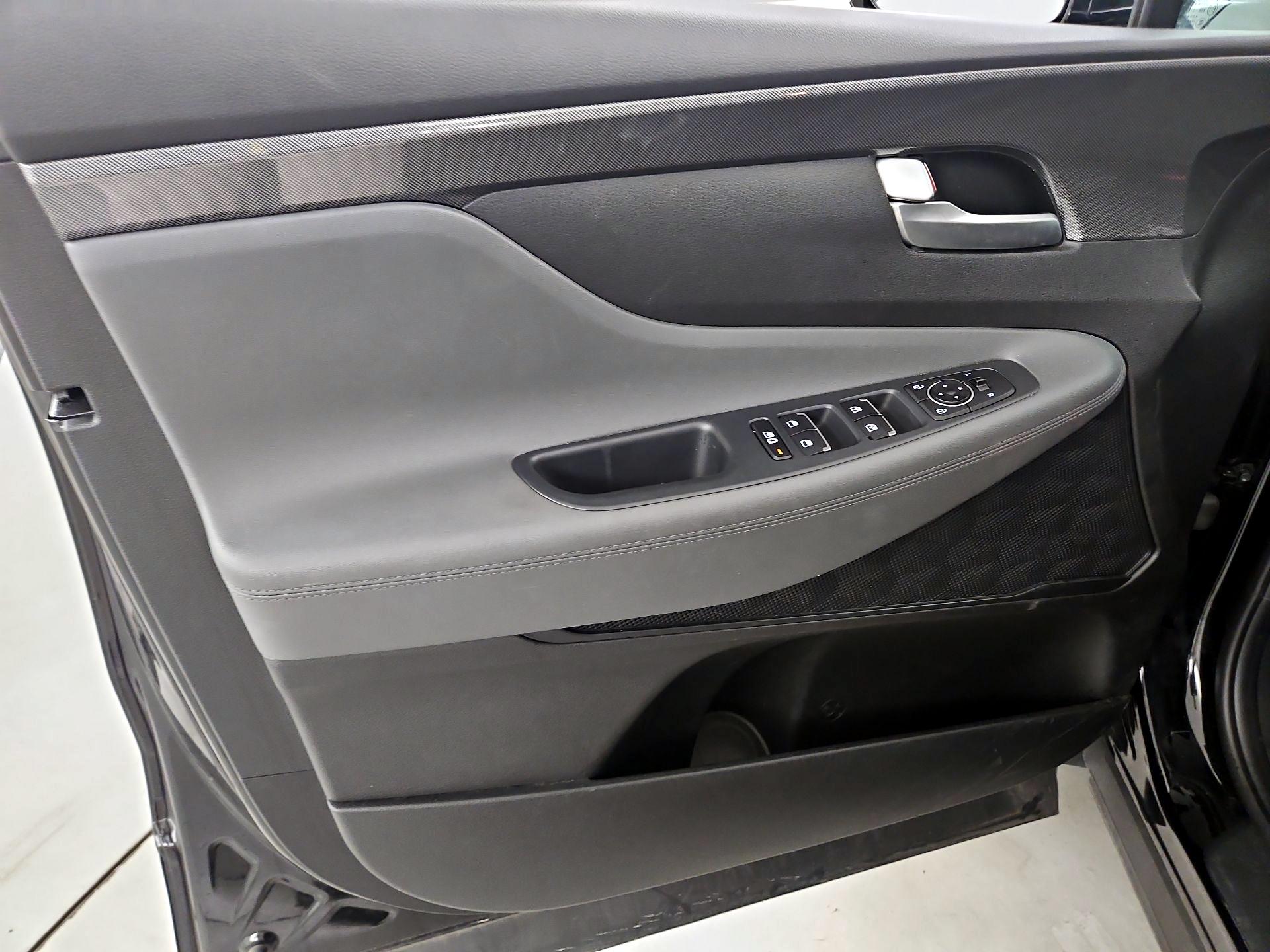 Thumbnail: 2023 Hyundai Santa Fe - 12