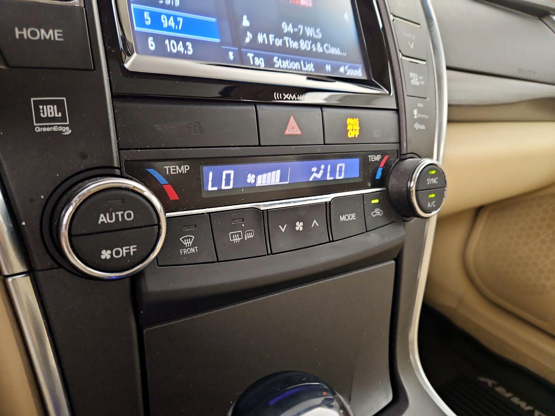 Thumbnail: 2016 Toyota Camry - 16