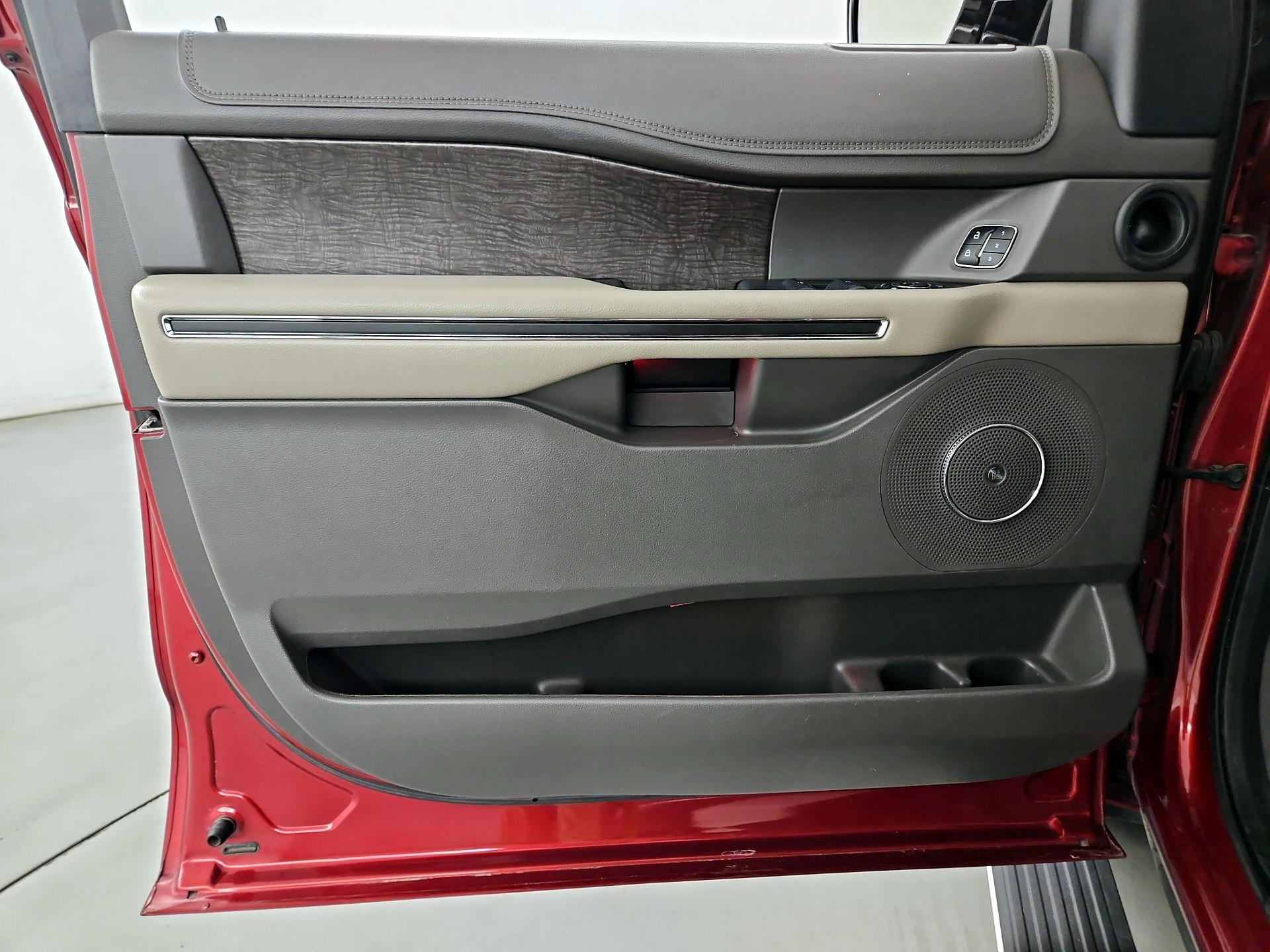 Thumbnail: 2019 Ford Expedition - 12