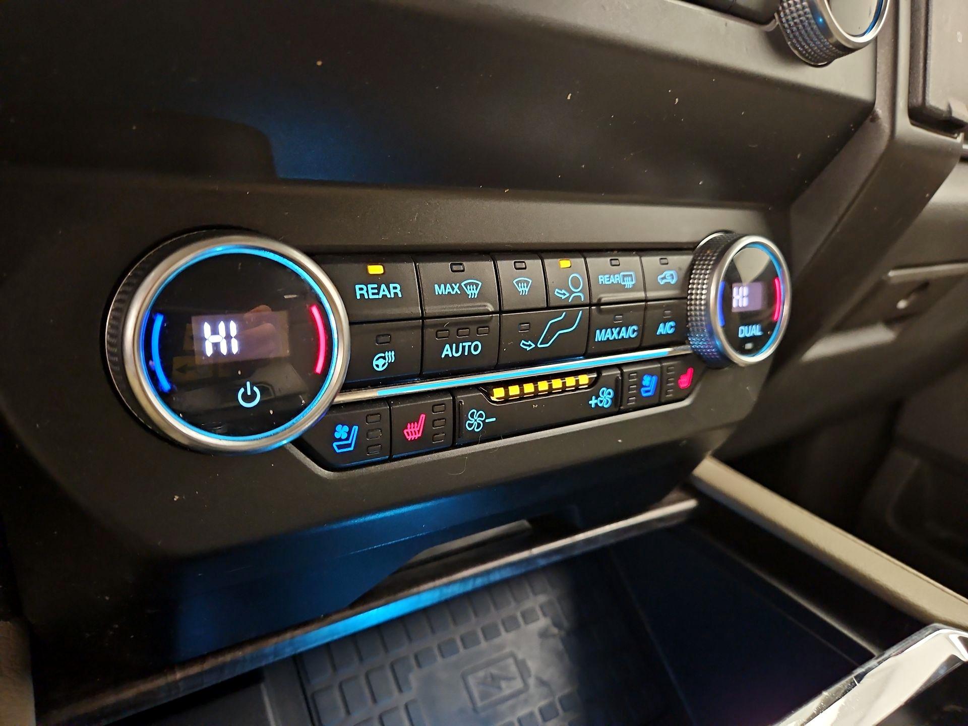 Thumbnail: 2019 Ford Expedition - 17