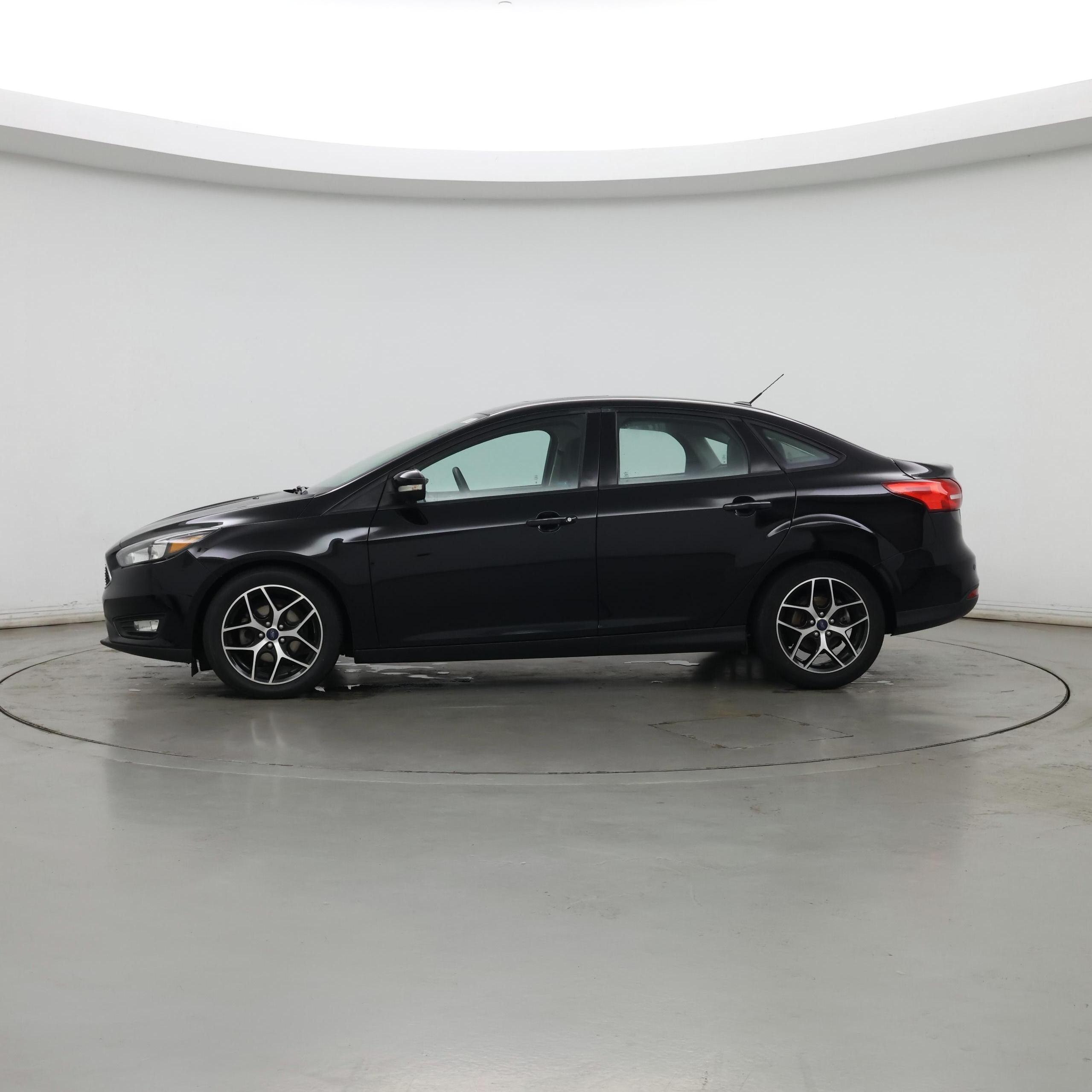 Thumbnail: 2017 Ford Focus - 3
