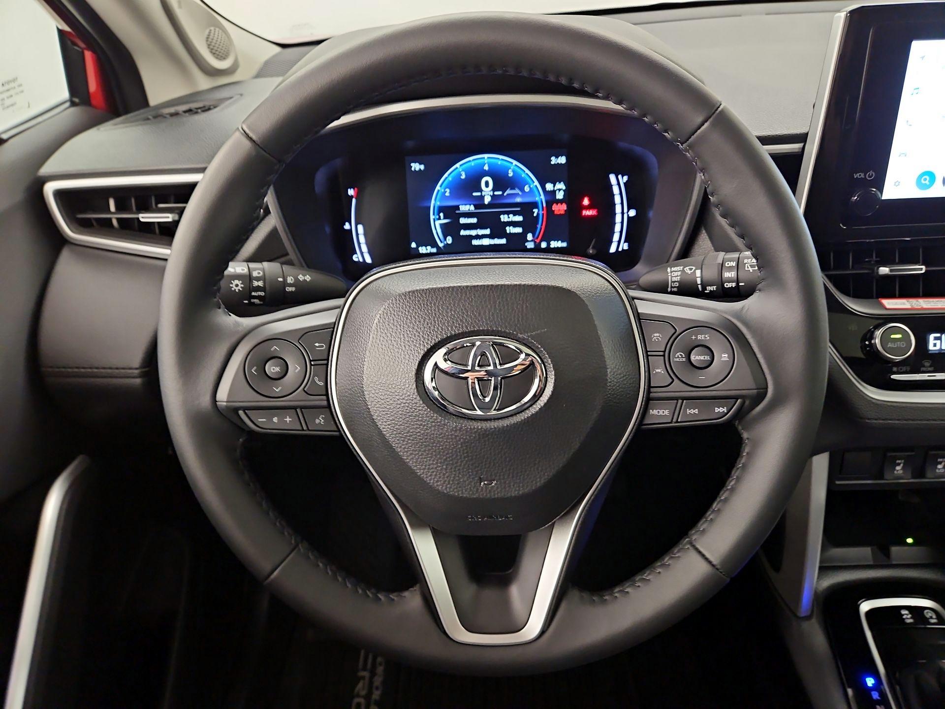 Thumbnail: 2025 Toyota Corolla Cross - 10