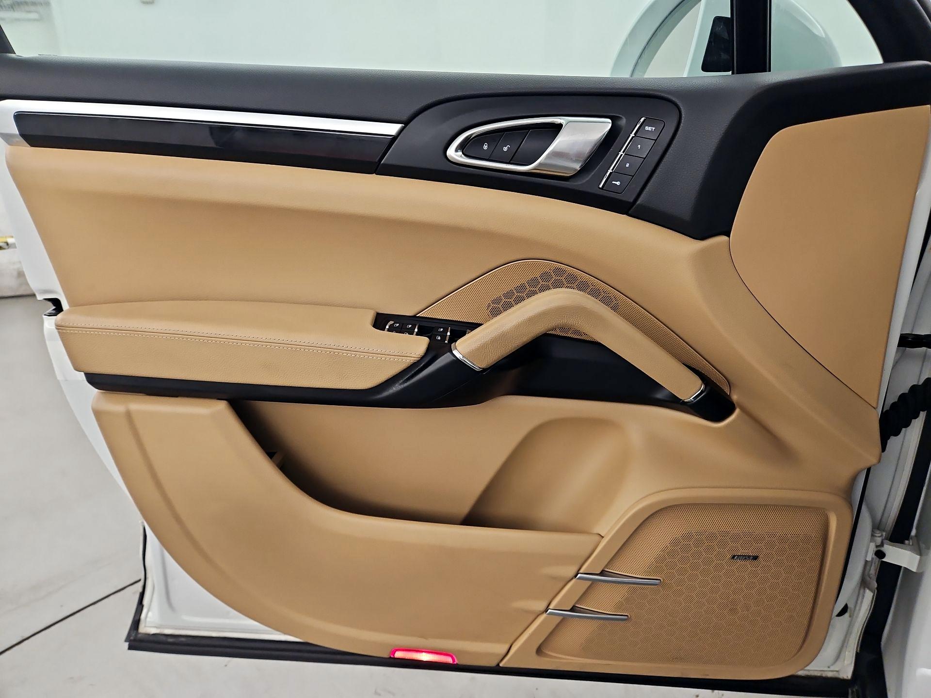 Thumbnail: 2017 Porsche Cayenne - 12