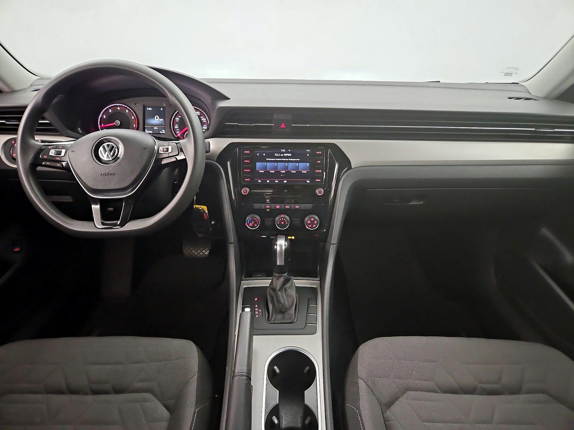 Thumbnail: 2020 Volkswagen Passat - 9