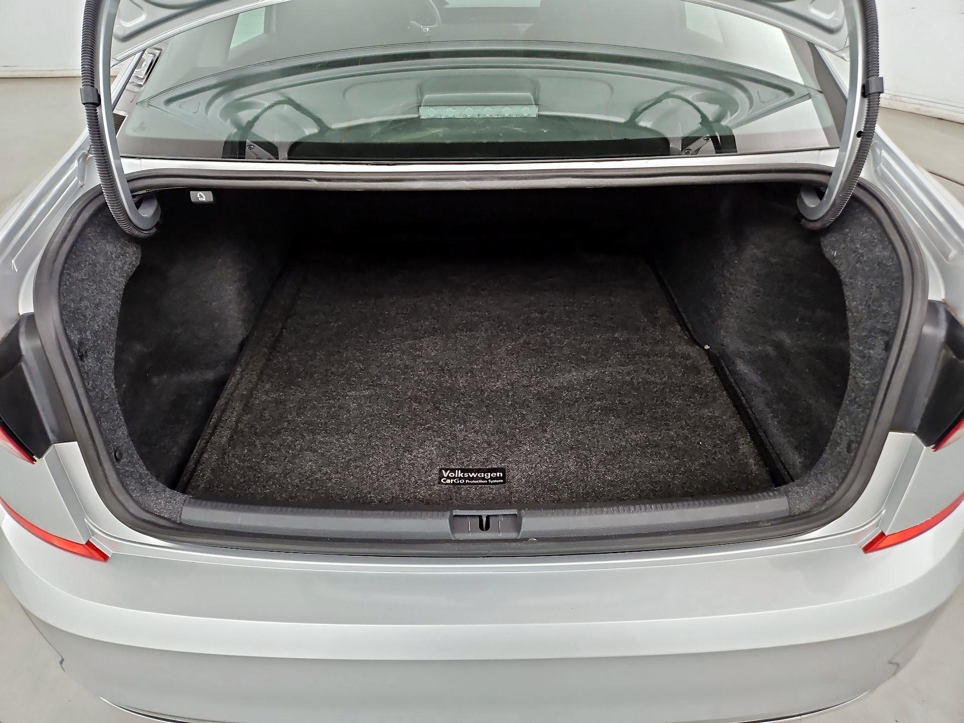 Thumbnail: 2020 Volkswagen Passat - 20