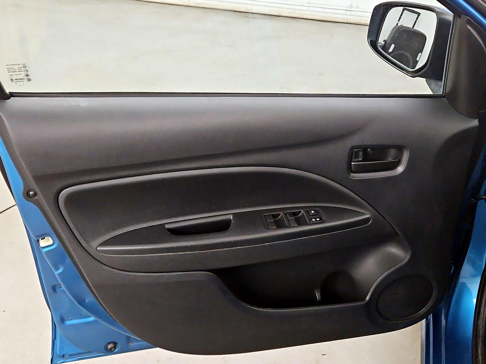 Thumbnail: 2015 Mitsubishi Mirage - 12