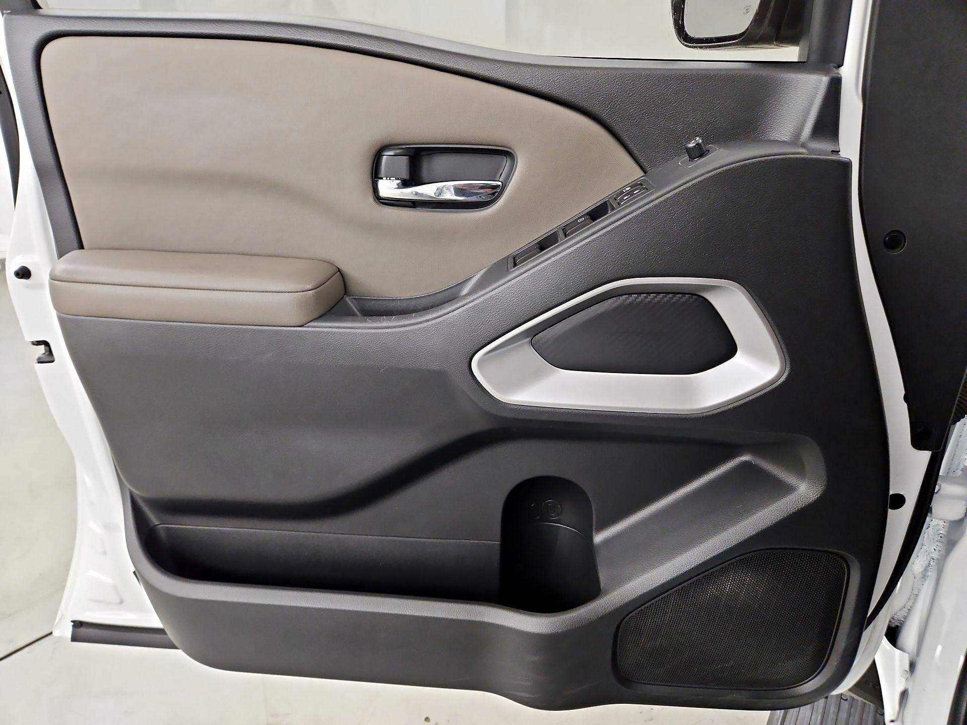 Thumbnail: 2022 Nissan Frontier - 12