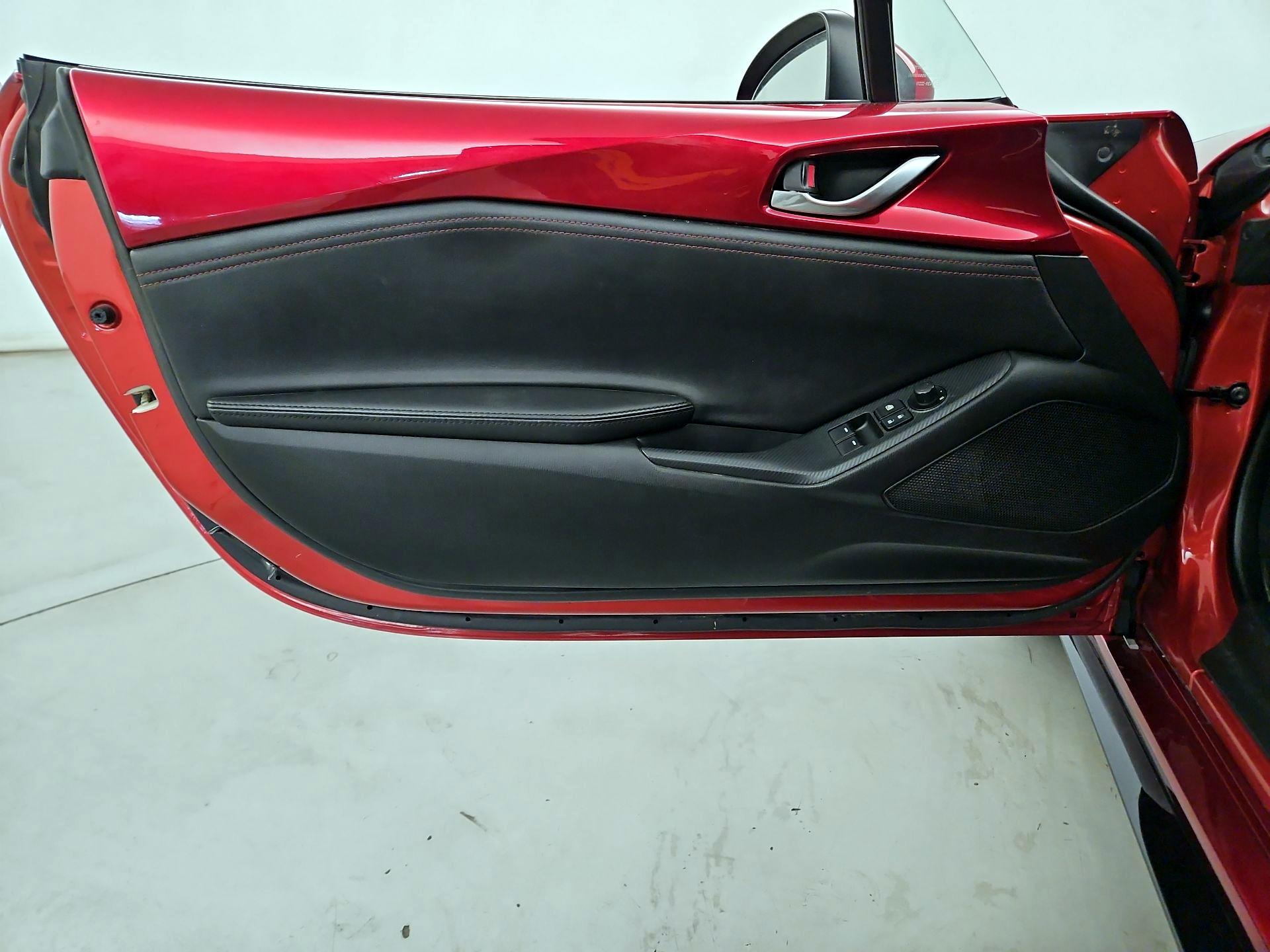 Thumbnail: 2019 Mazda MX-5 Miata - 12