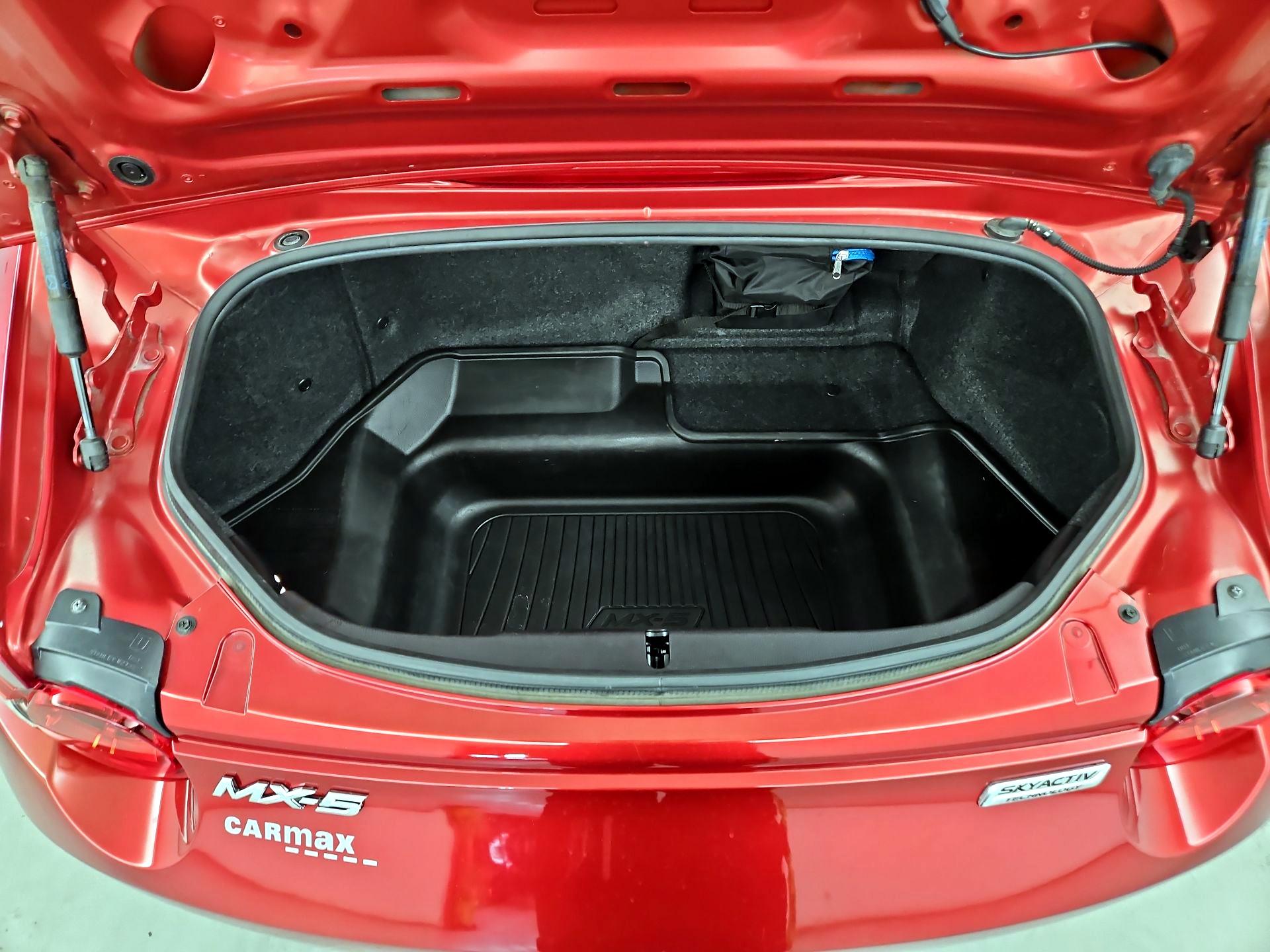 Thumbnail: 2019 Mazda MX-5 Miata - 20