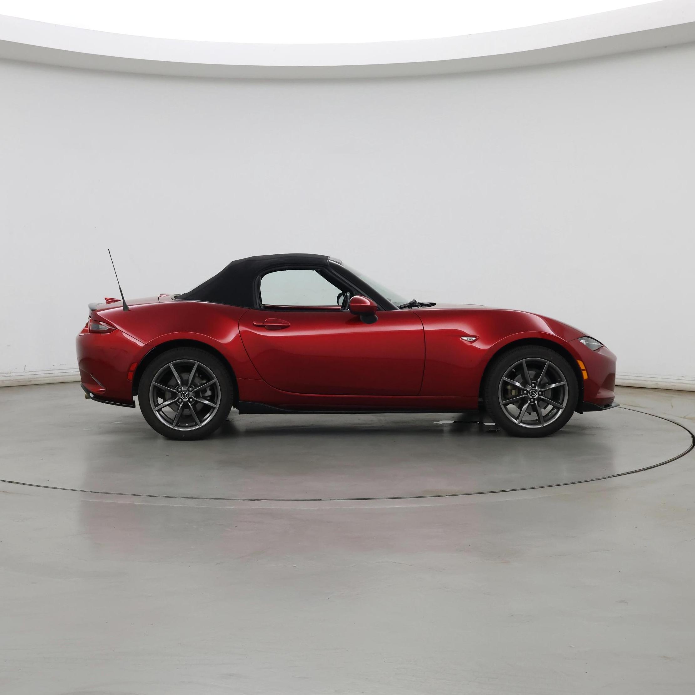 Thumbnail: 2019 Mazda MX-5 Miata - 7