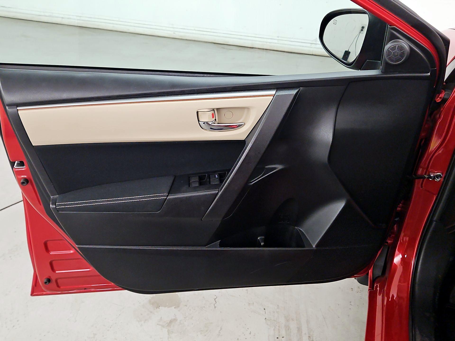 Thumbnail: 2014 Toyota Corolla - 12