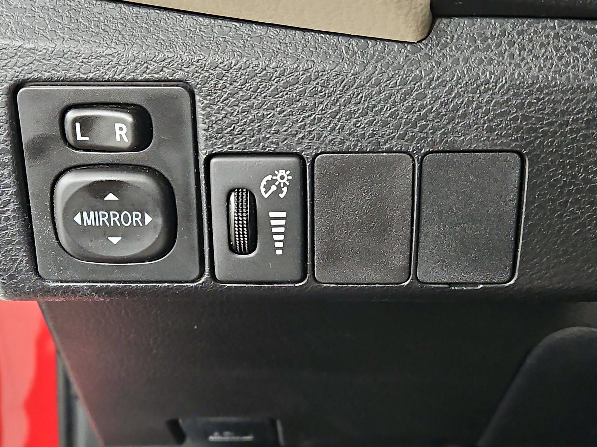 Thumbnail: 2014 Toyota Corolla - 13