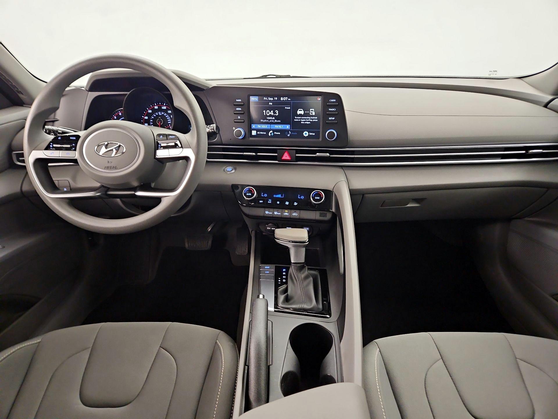 Thumbnail: 2022 Hyundai Elantra - 9