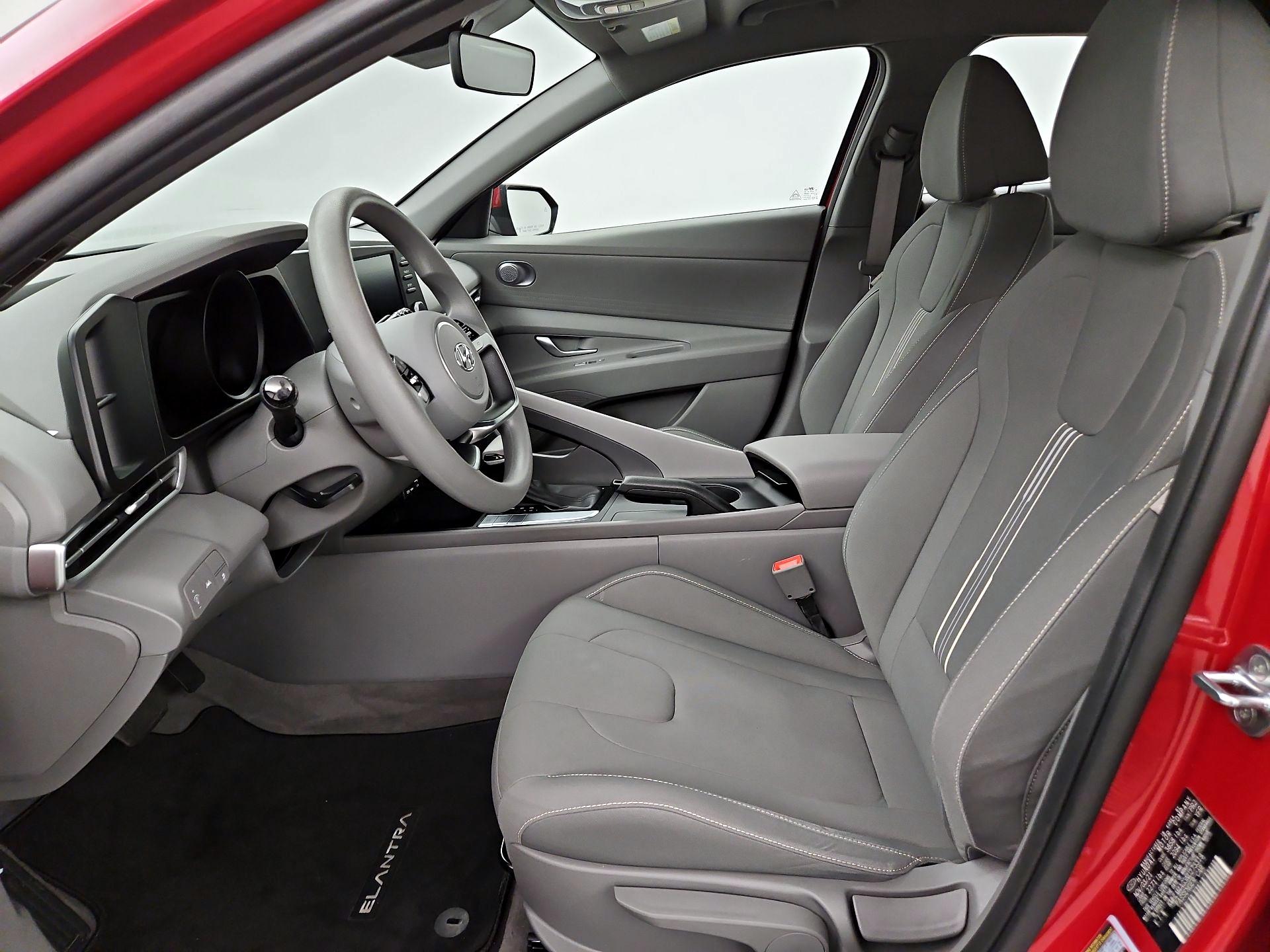 Thumbnail: 2022 Hyundai Elantra - 11