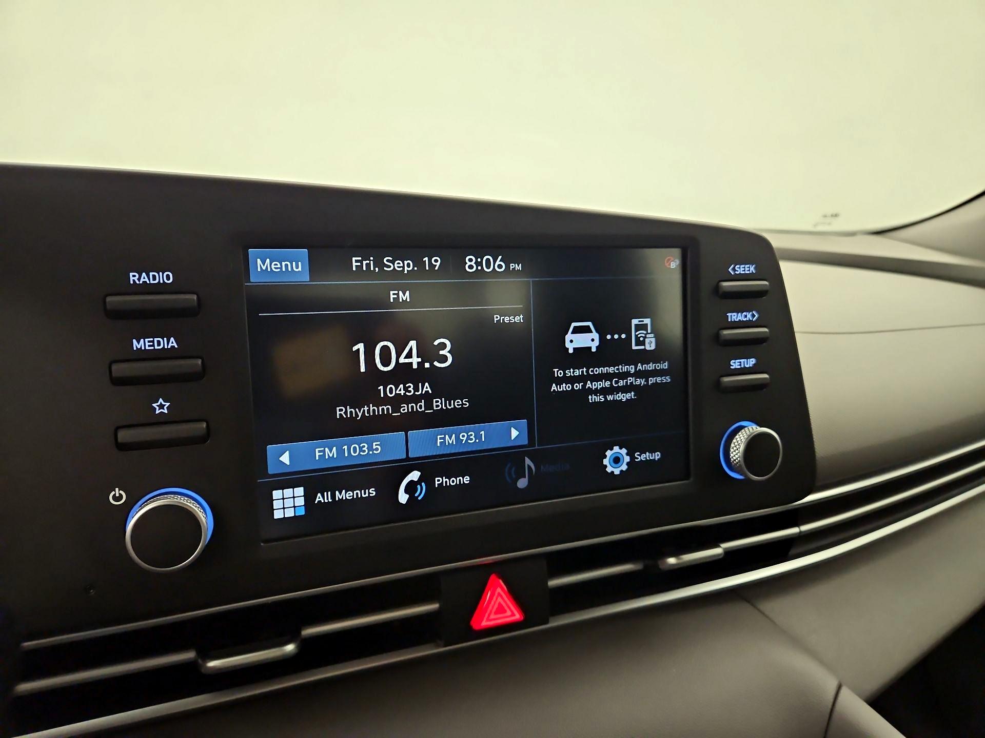 Thumbnail: 2022 Hyundai Elantra - 15