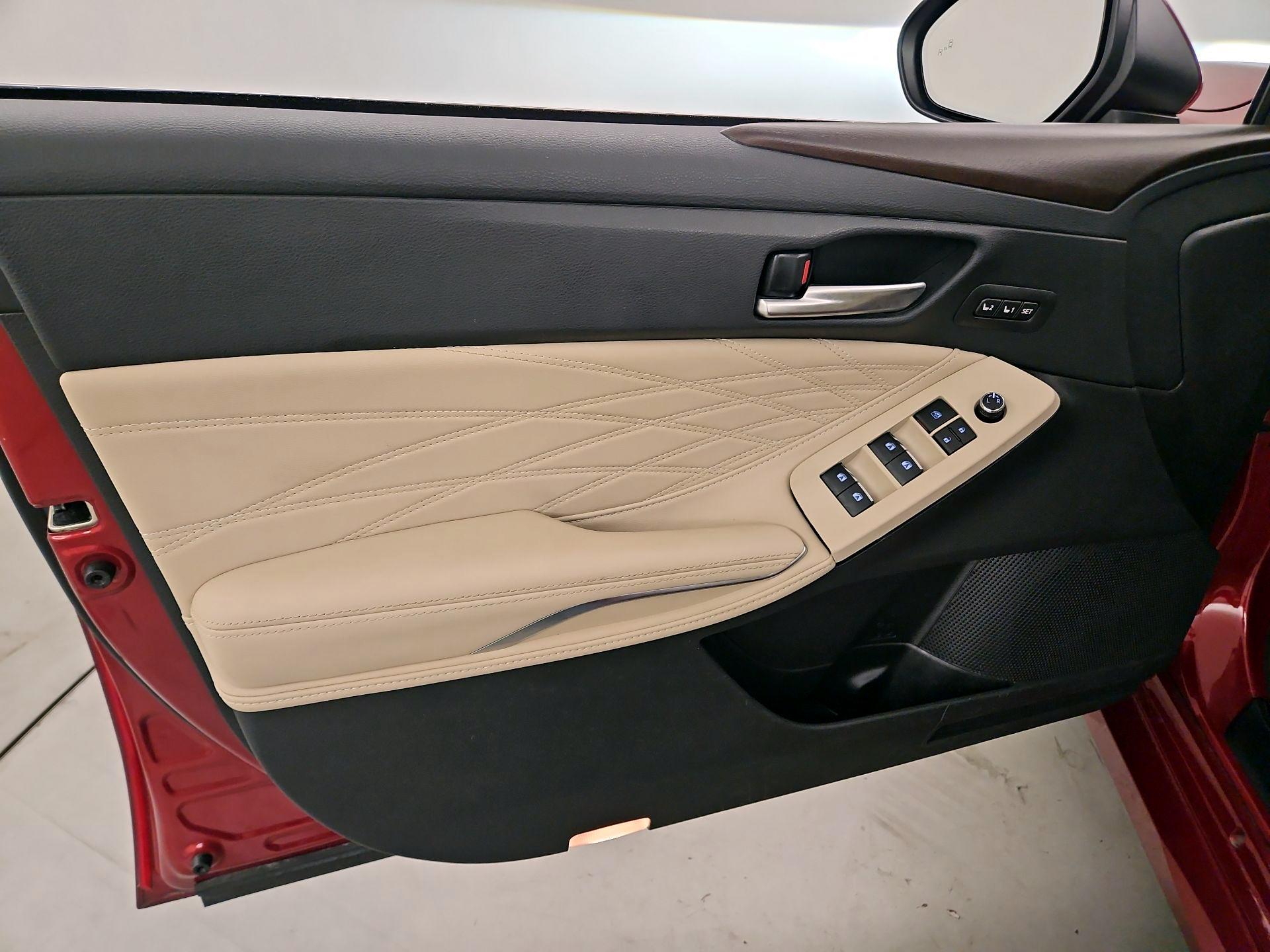 Thumbnail: 2019 Toyota Avalon - 12