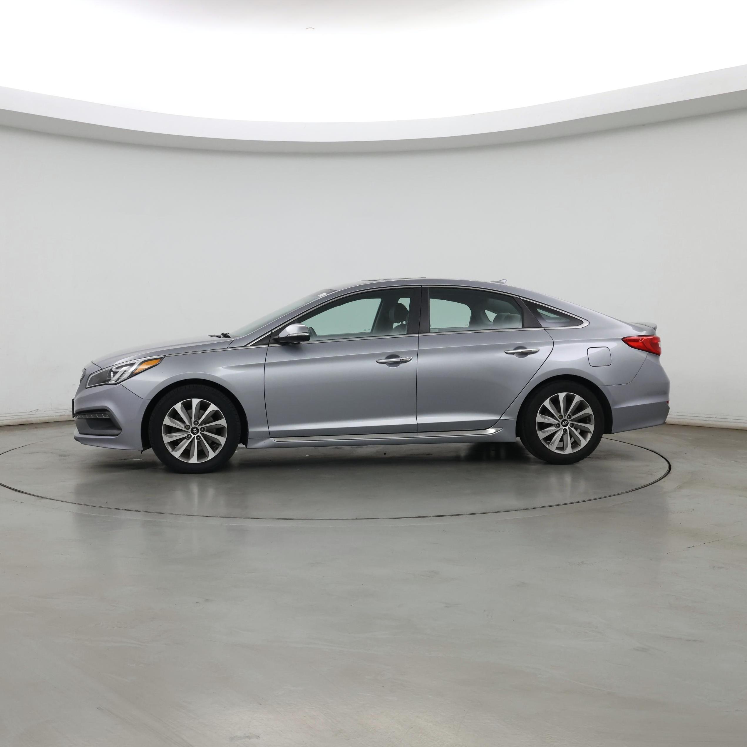 Thumbnail: 2015 Hyundai Sonata - 3