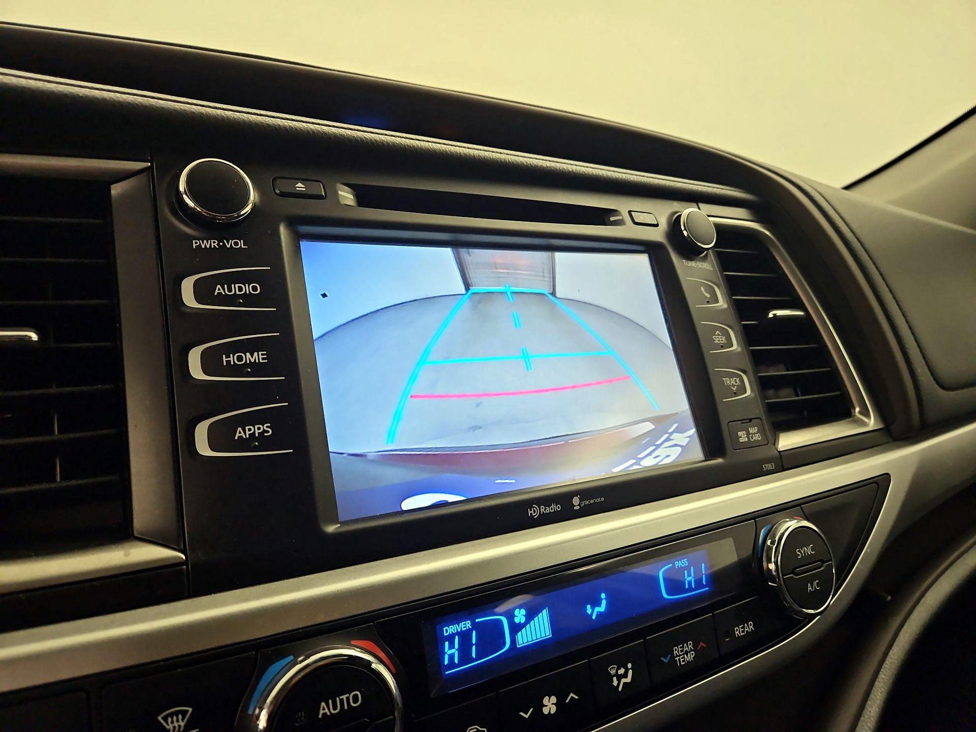Thumbnail: 2014 Toyota Highlander - 14