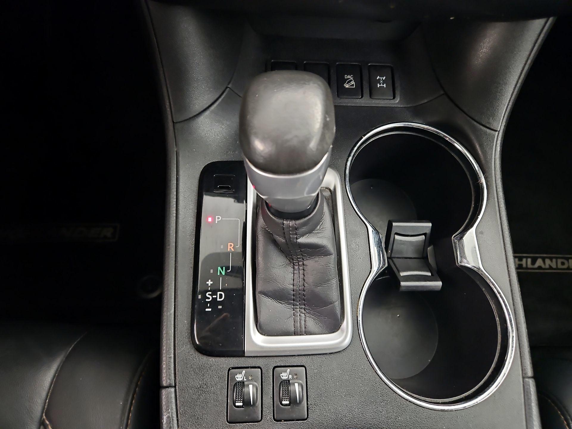 Thumbnail: 2014 Toyota Highlander - 17