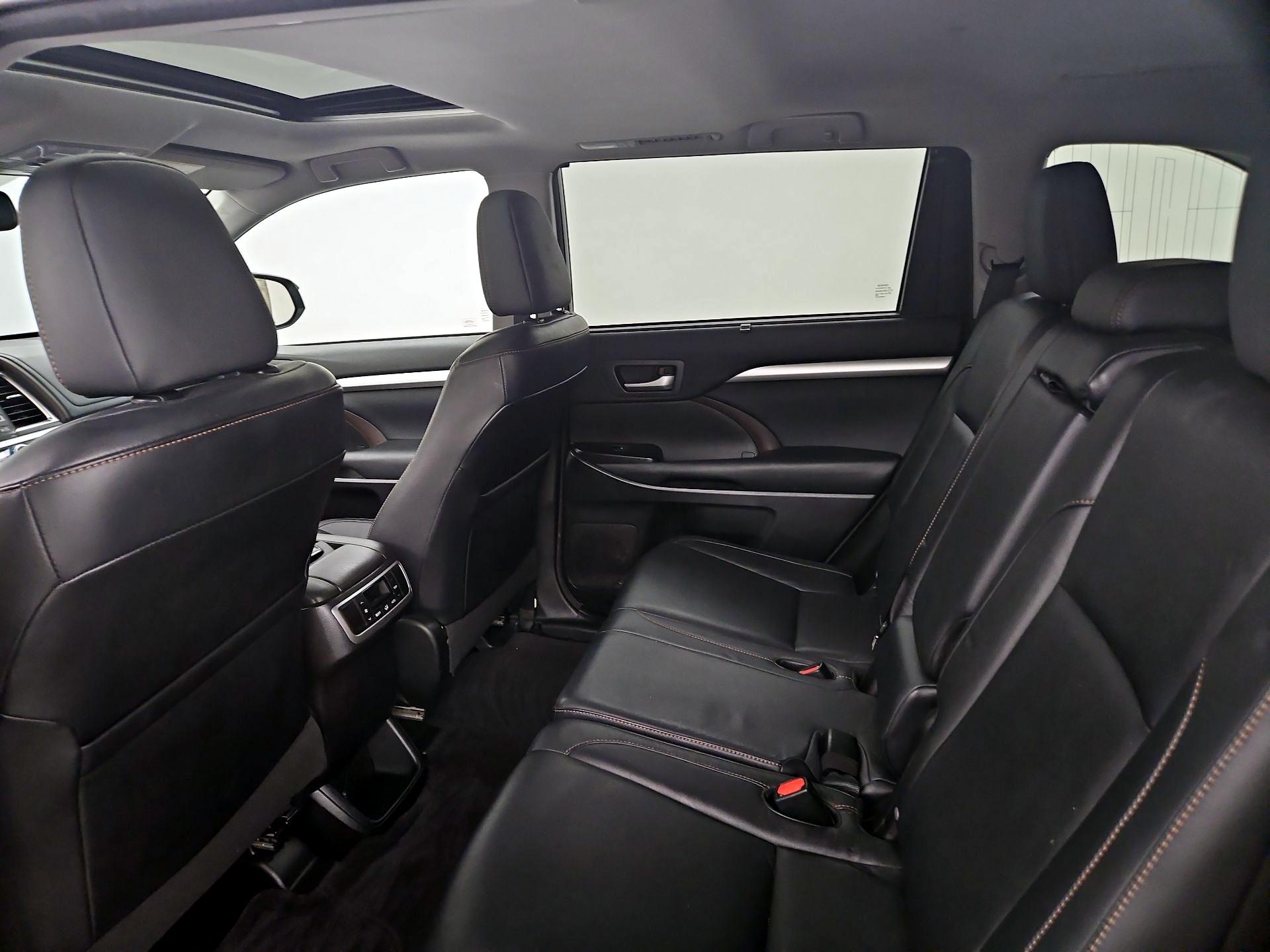 Thumbnail: 2014 Toyota Highlander - 20