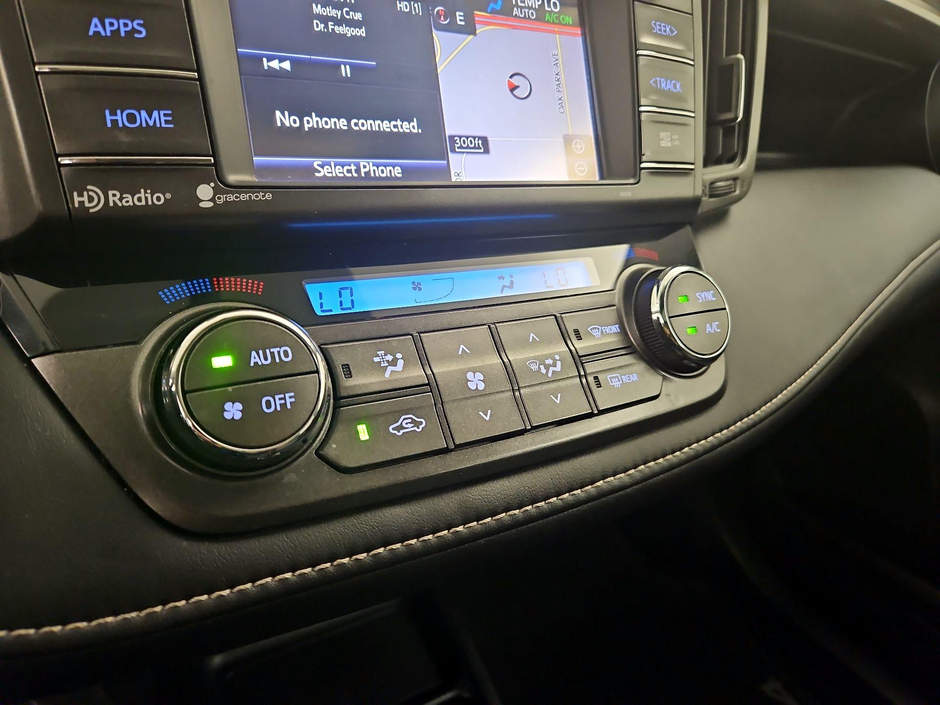 Thumbnail: 2015 Toyota RAV4 - 17