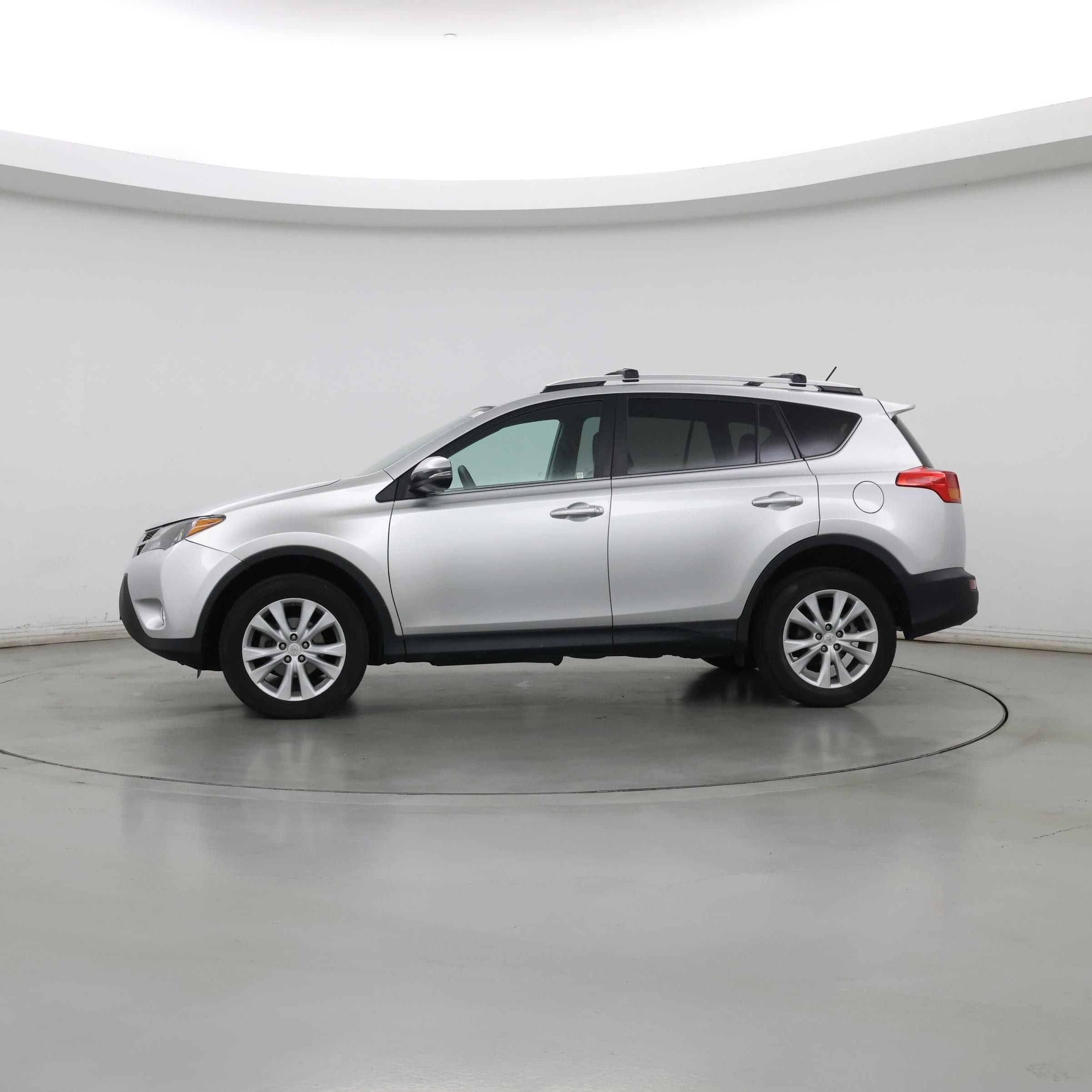 Thumbnail: 2015 Toyota RAV4 - 3