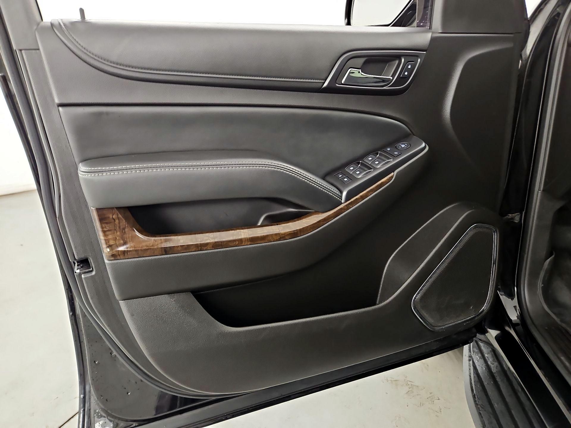 Thumbnail: 2016 Chevrolet Tahoe - 12