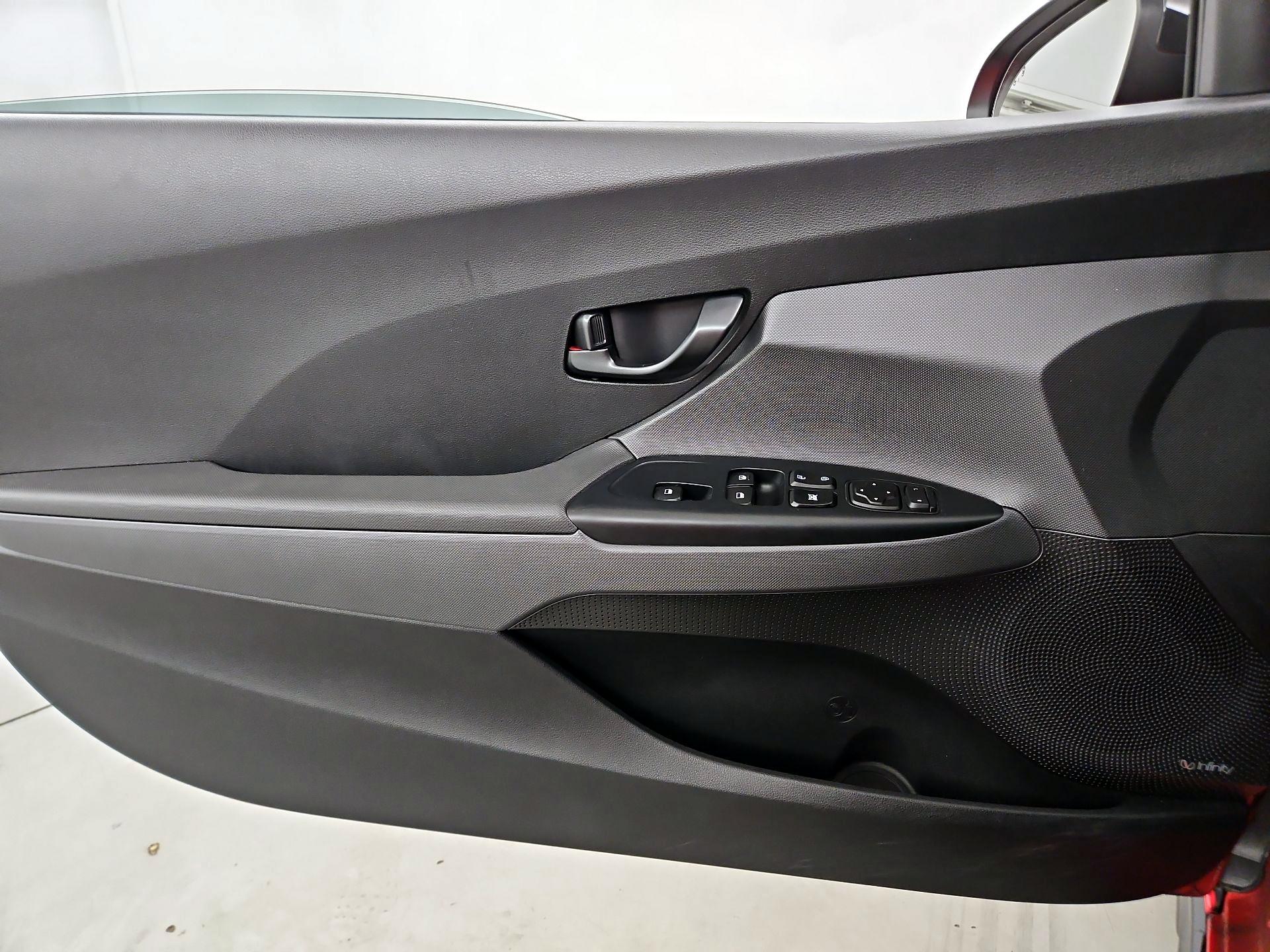 Thumbnail: 2022 Hyundai Veloster - 12