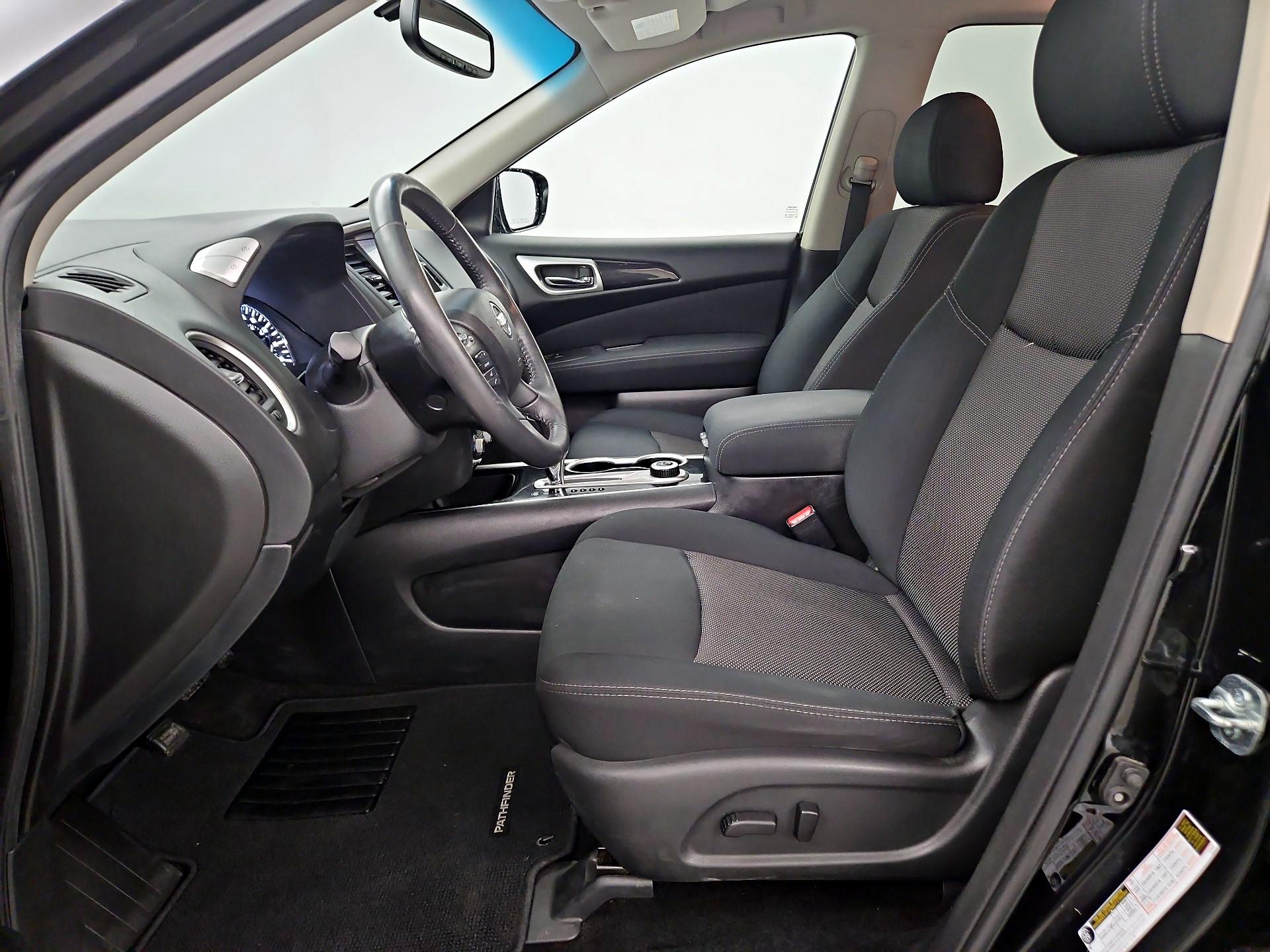 Thumbnail: 2017 Nissan Pathfinder - 11