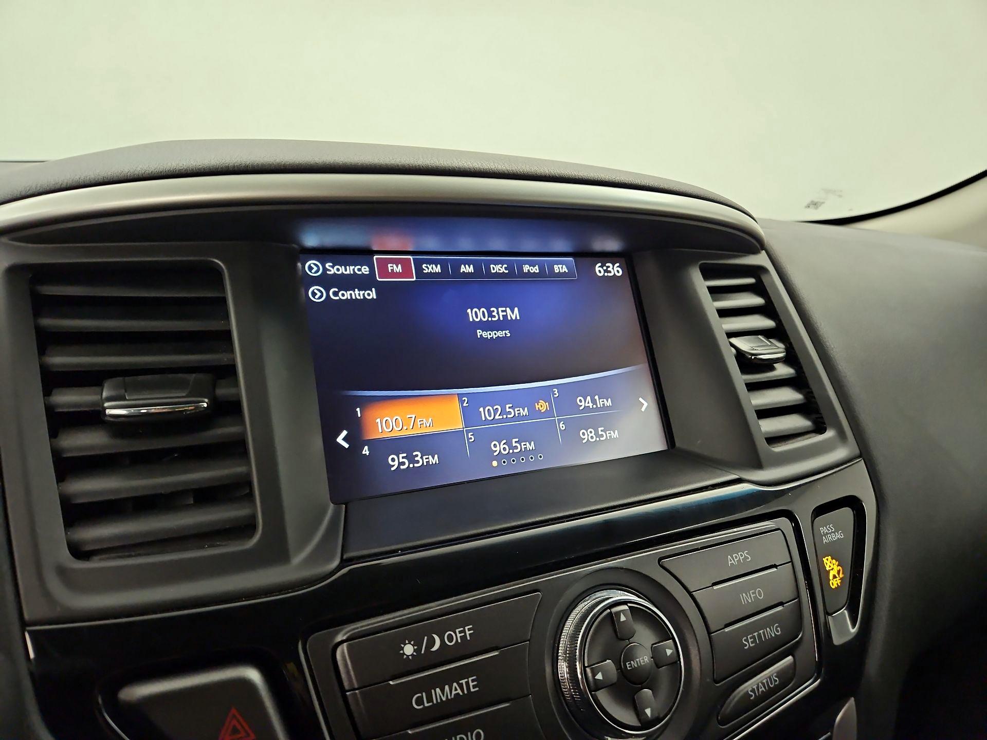 Thumbnail: 2017 Nissan Pathfinder - 15