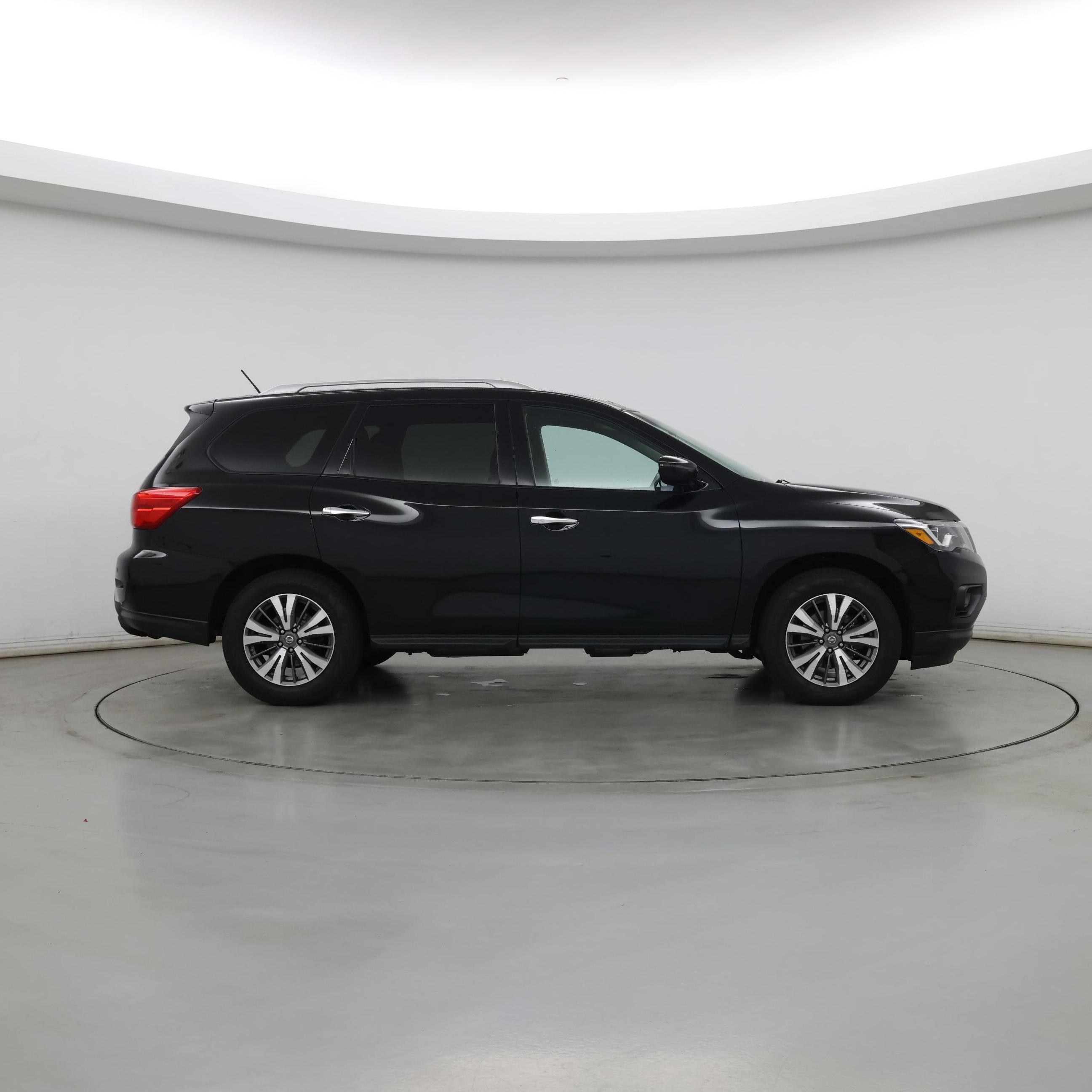 Thumbnail: 2017 Nissan Pathfinder - 7