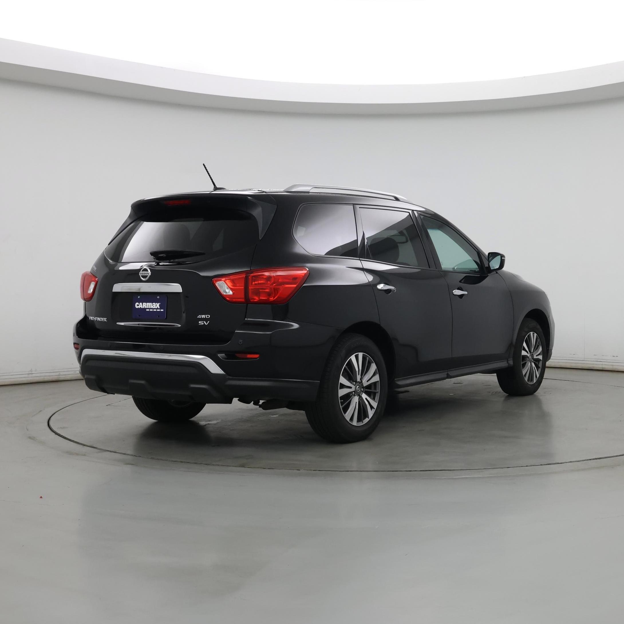 Thumbnail: 2017 Nissan Pathfinder - 8