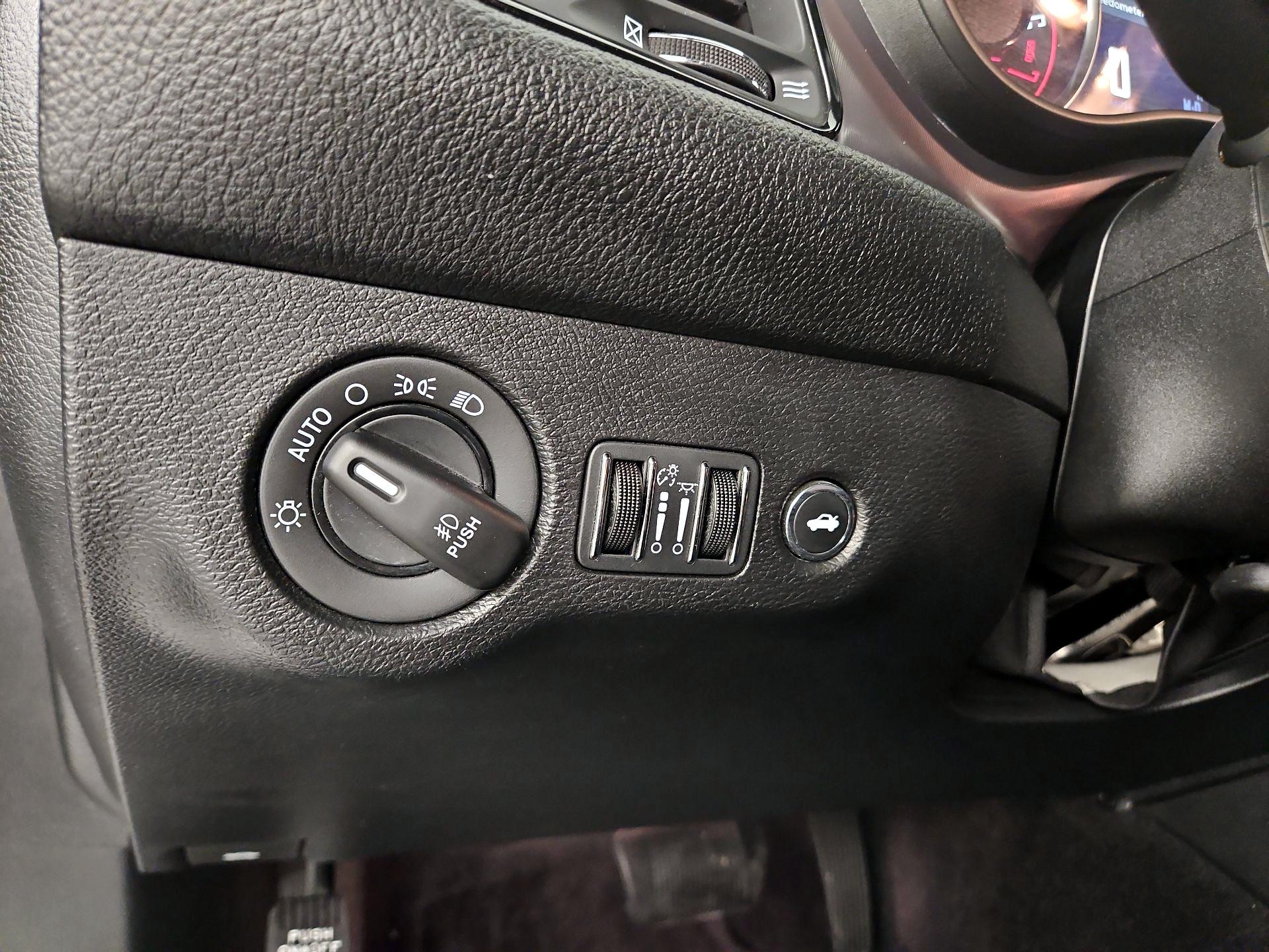 Thumbnail: 2019 Dodge Challenger - 13