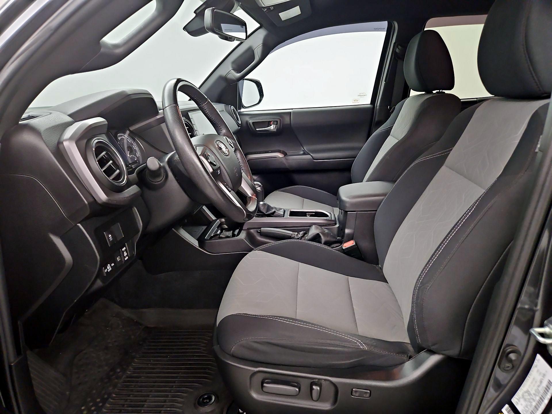 Thumbnail: 2021 Toyota Tacoma - 11