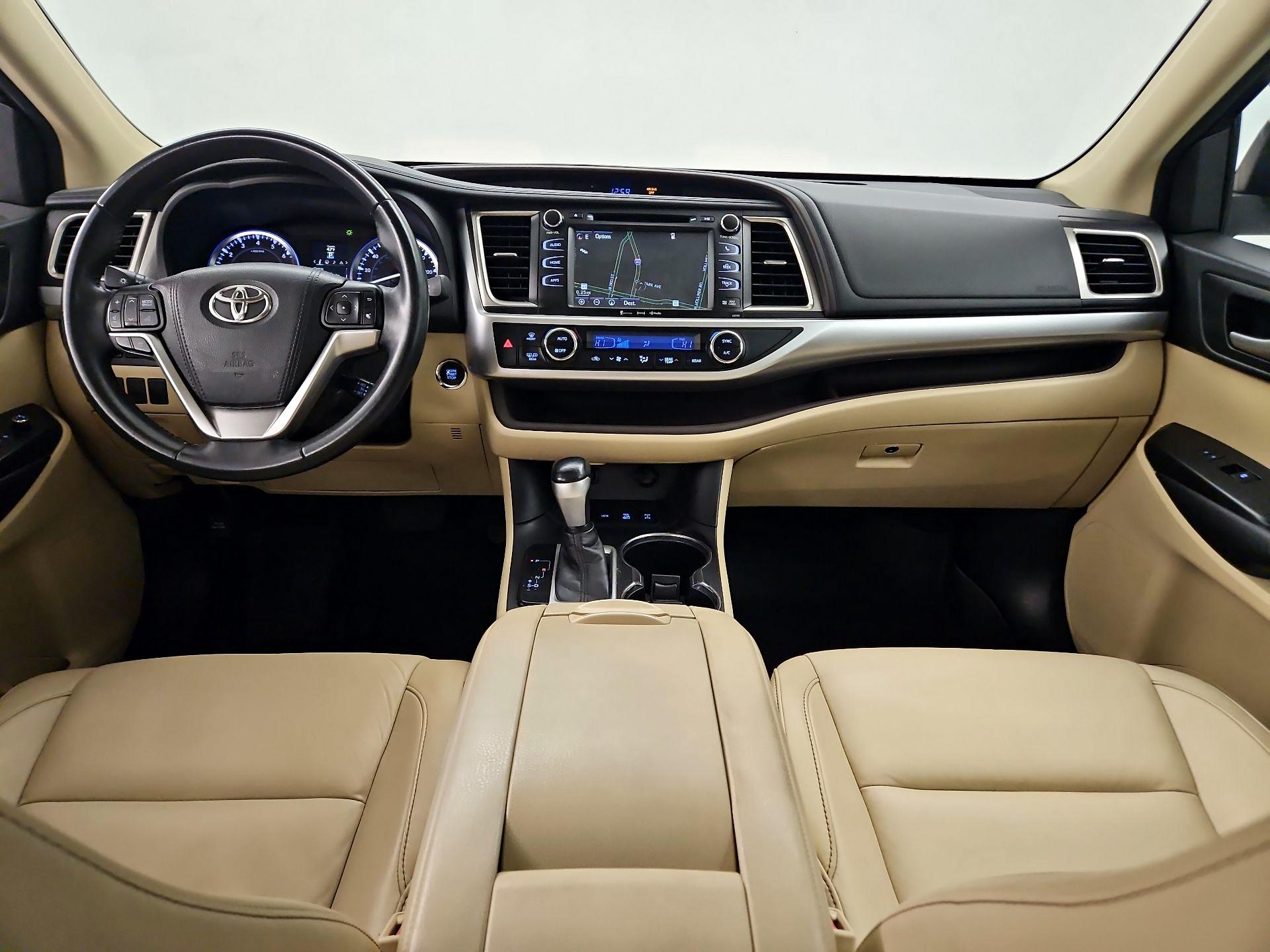 Thumbnail: 2016 Toyota Highlander - 9