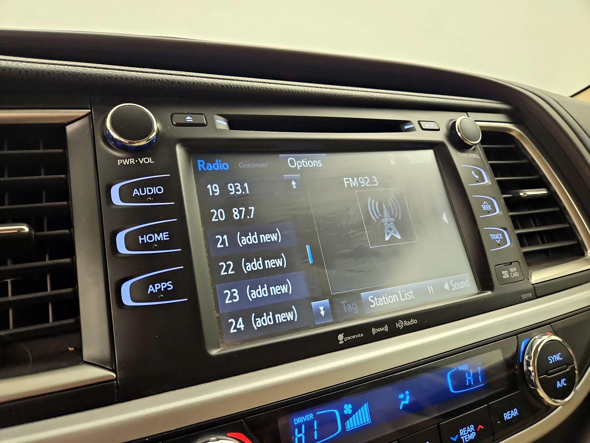 Thumbnail: 2016 Toyota Highlander - 16